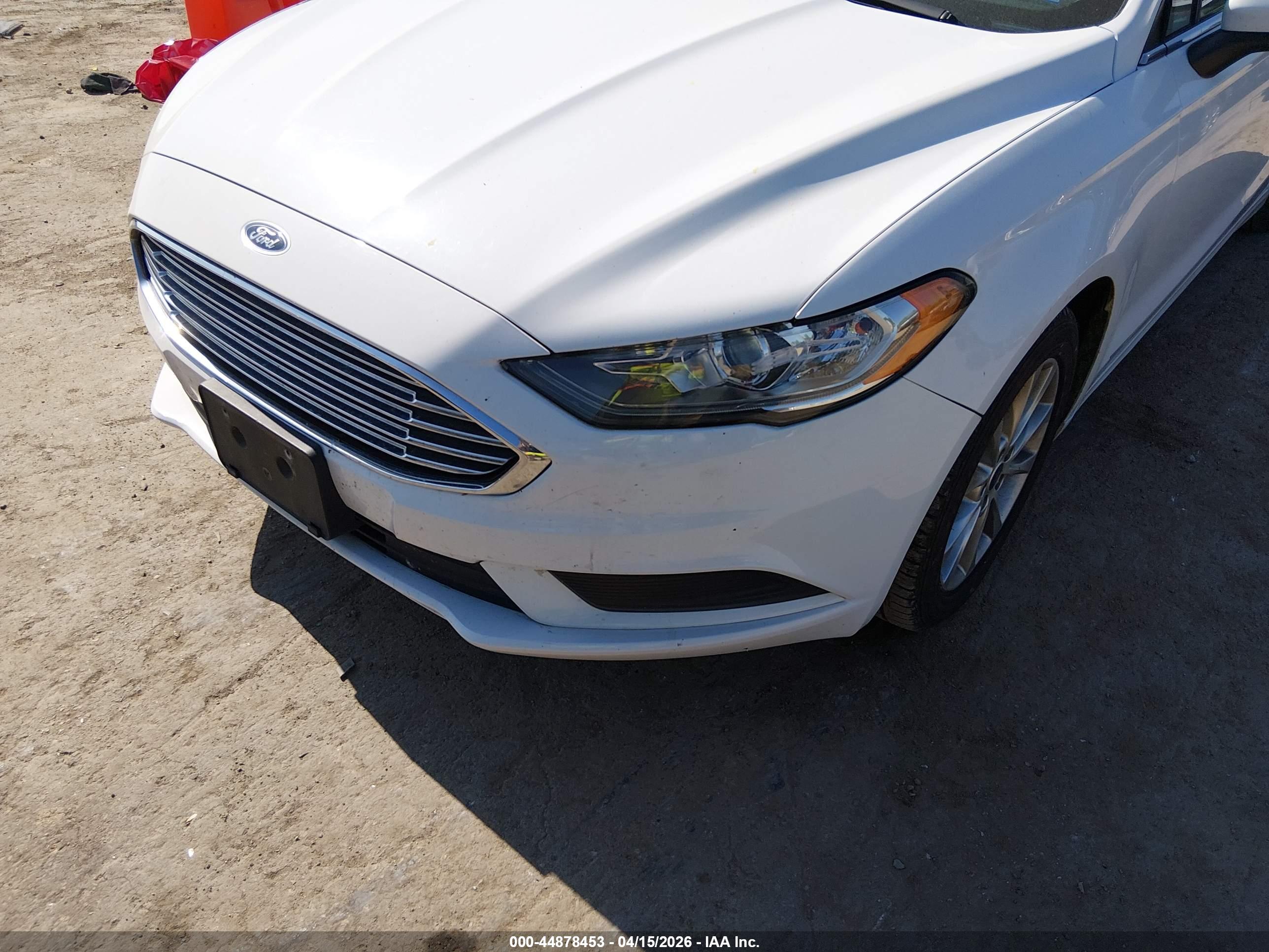 FORD FUSION image 6
