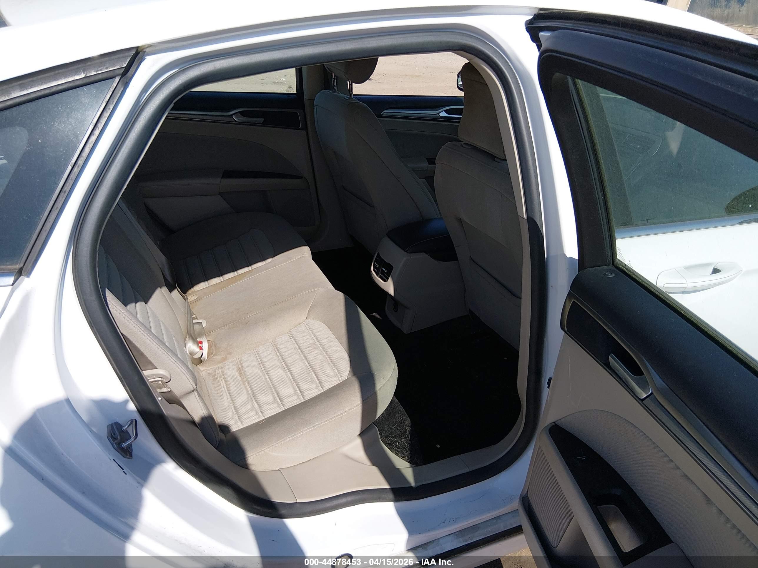 FORD FUSION image 8