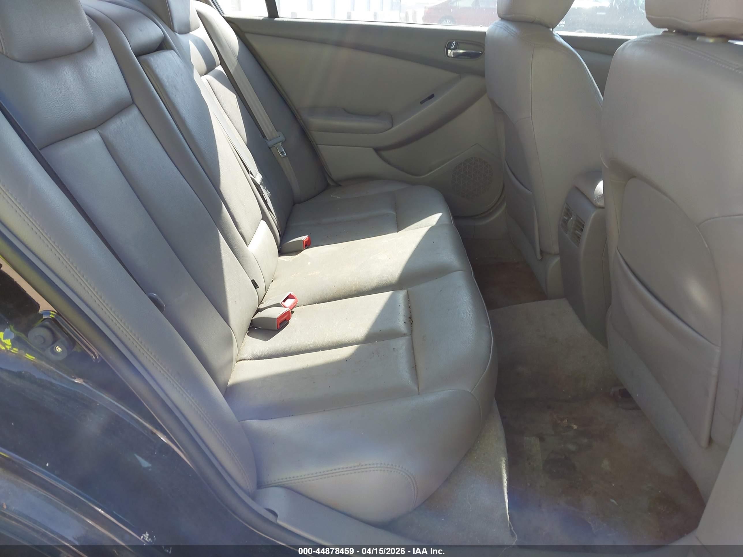 NISSAN ALTIMA image 8