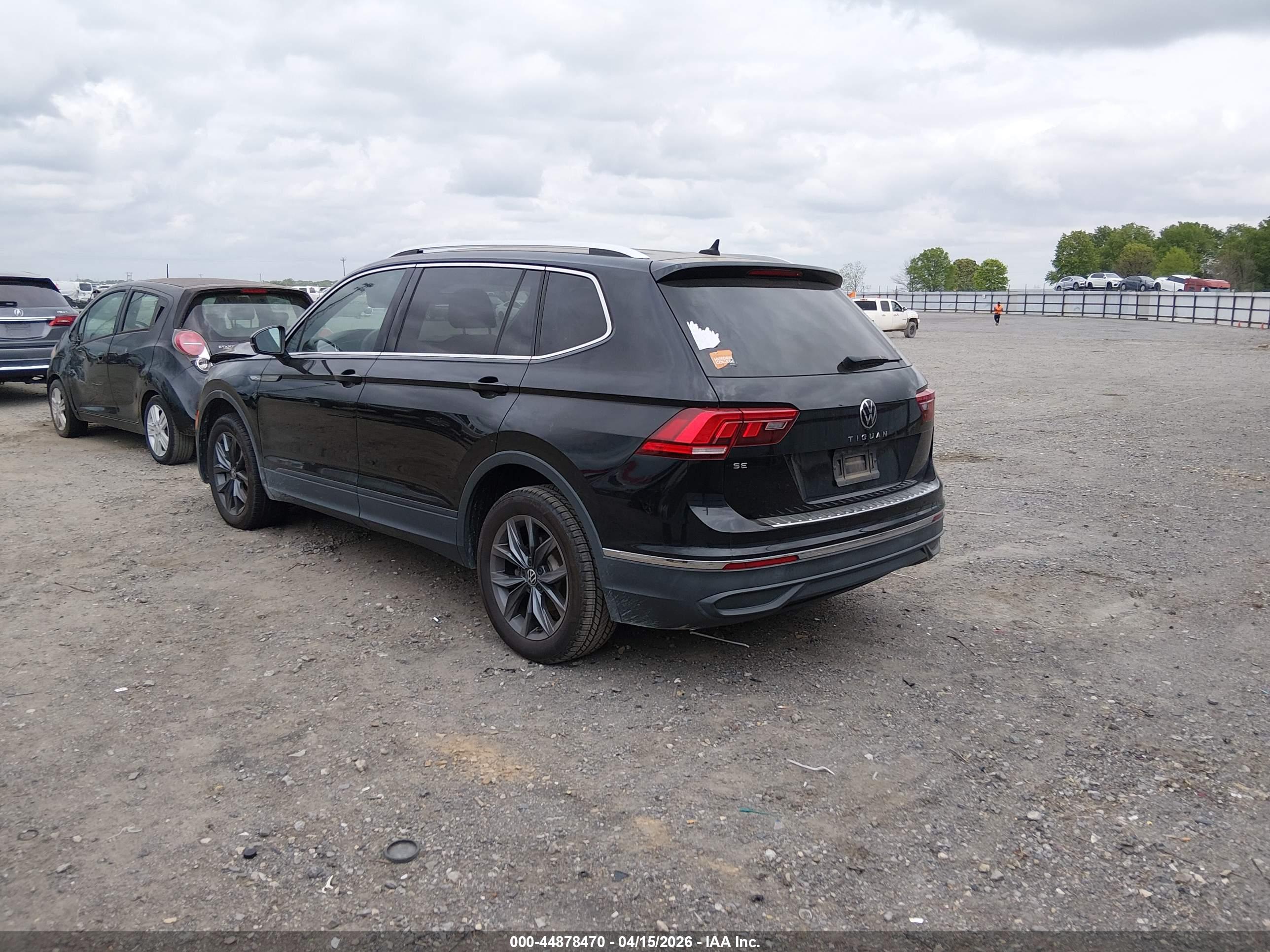 VOLKSWAGEN TIGUAN image 3