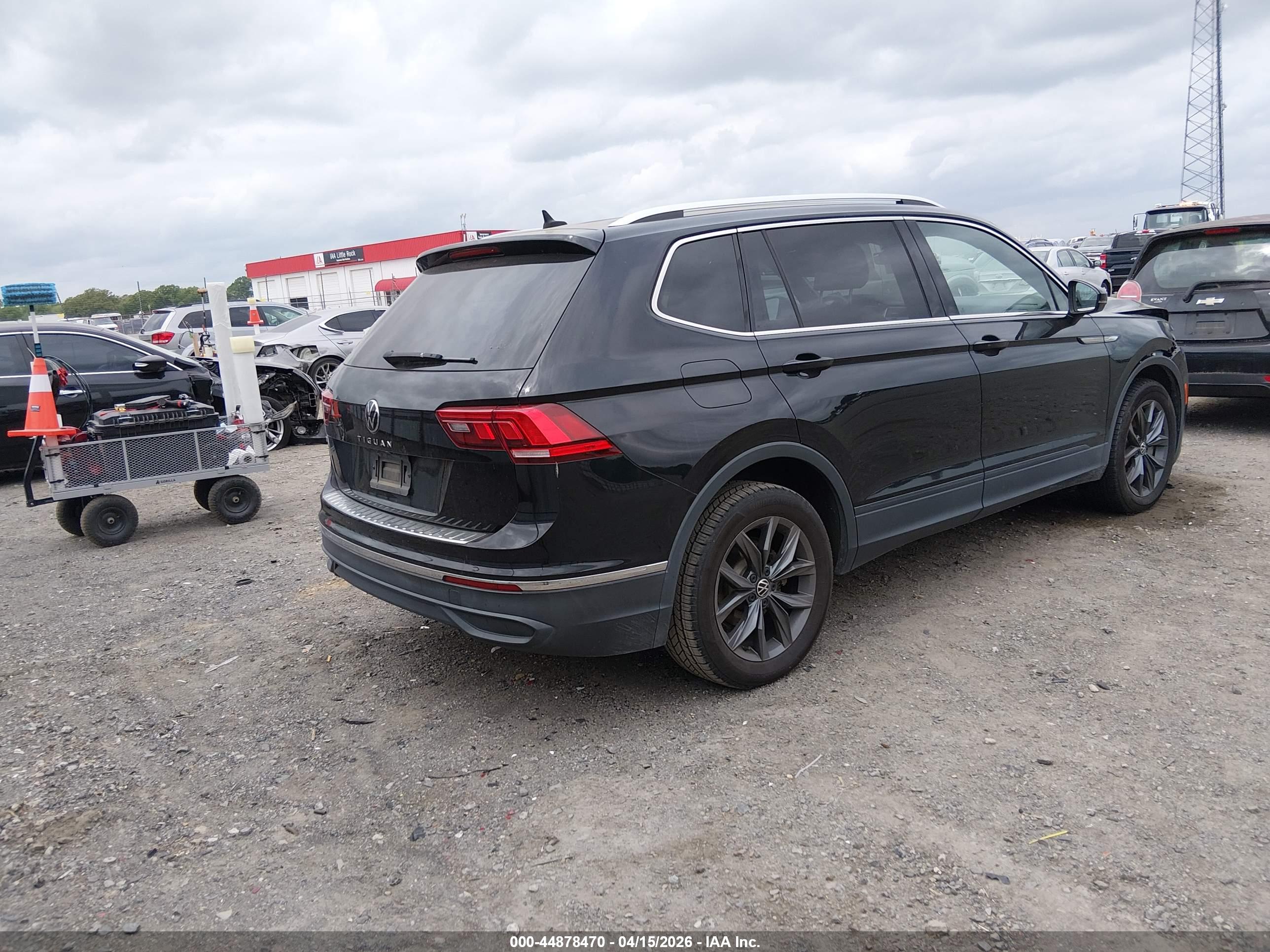 VOLKSWAGEN TIGUAN image 4