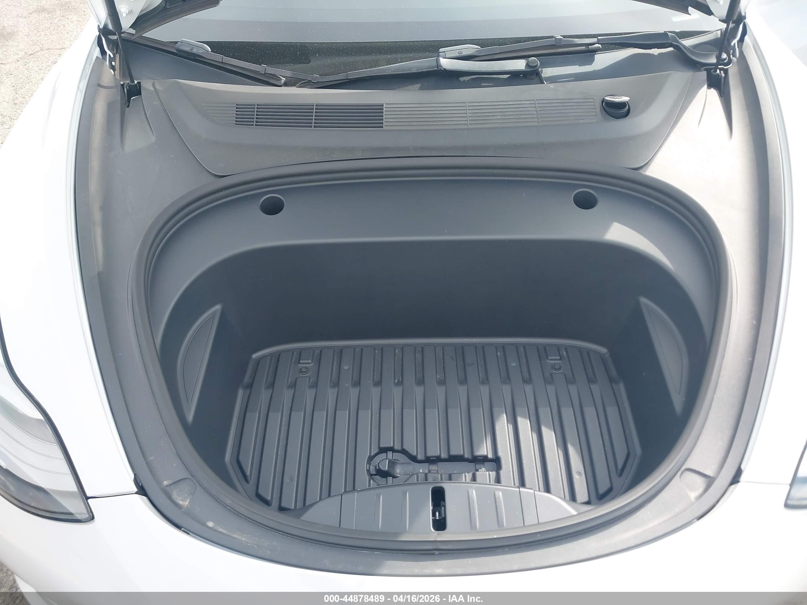 TESLA MODEL image 10