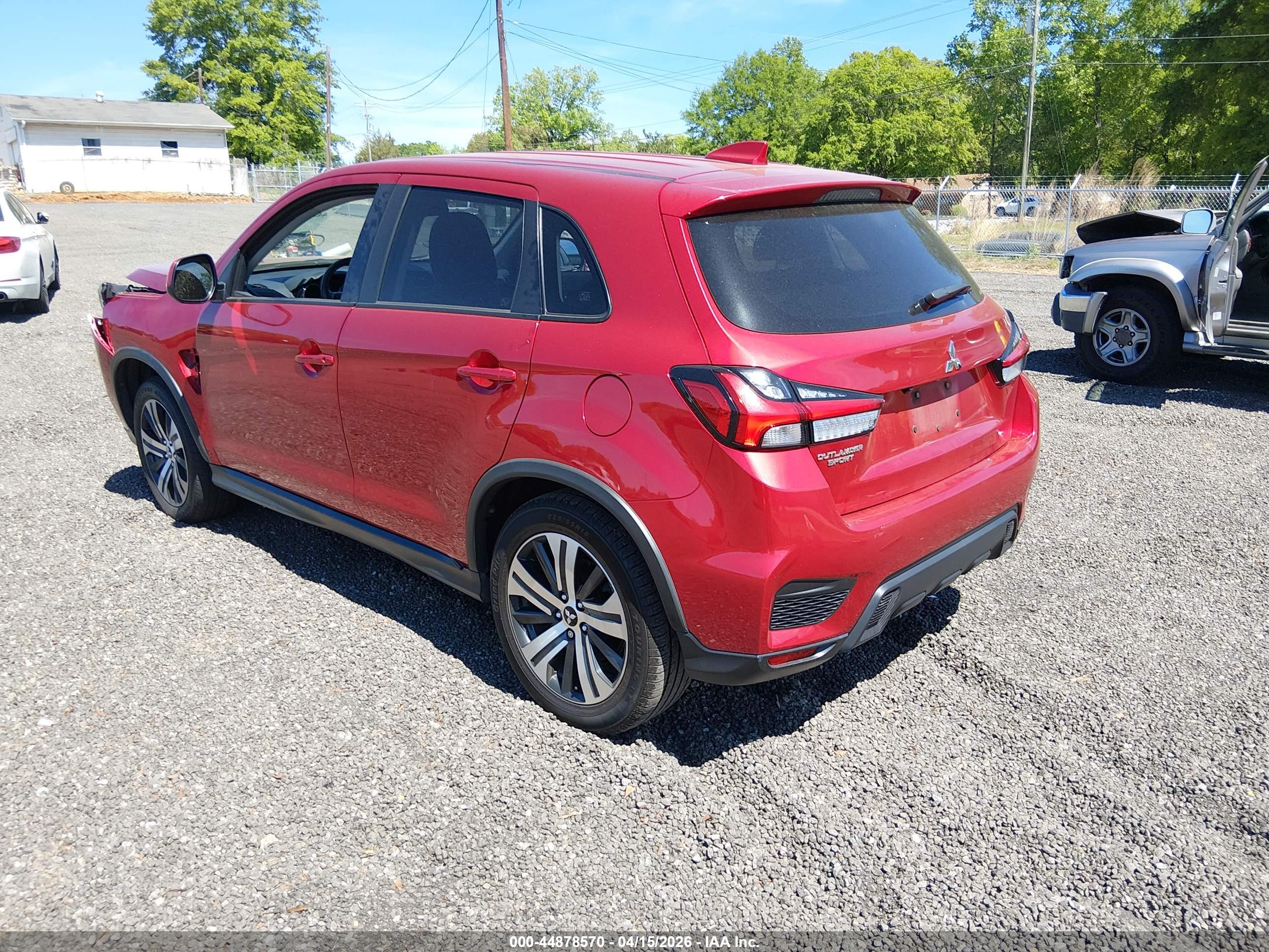 MITSUBISHI OUTLANDER image 3