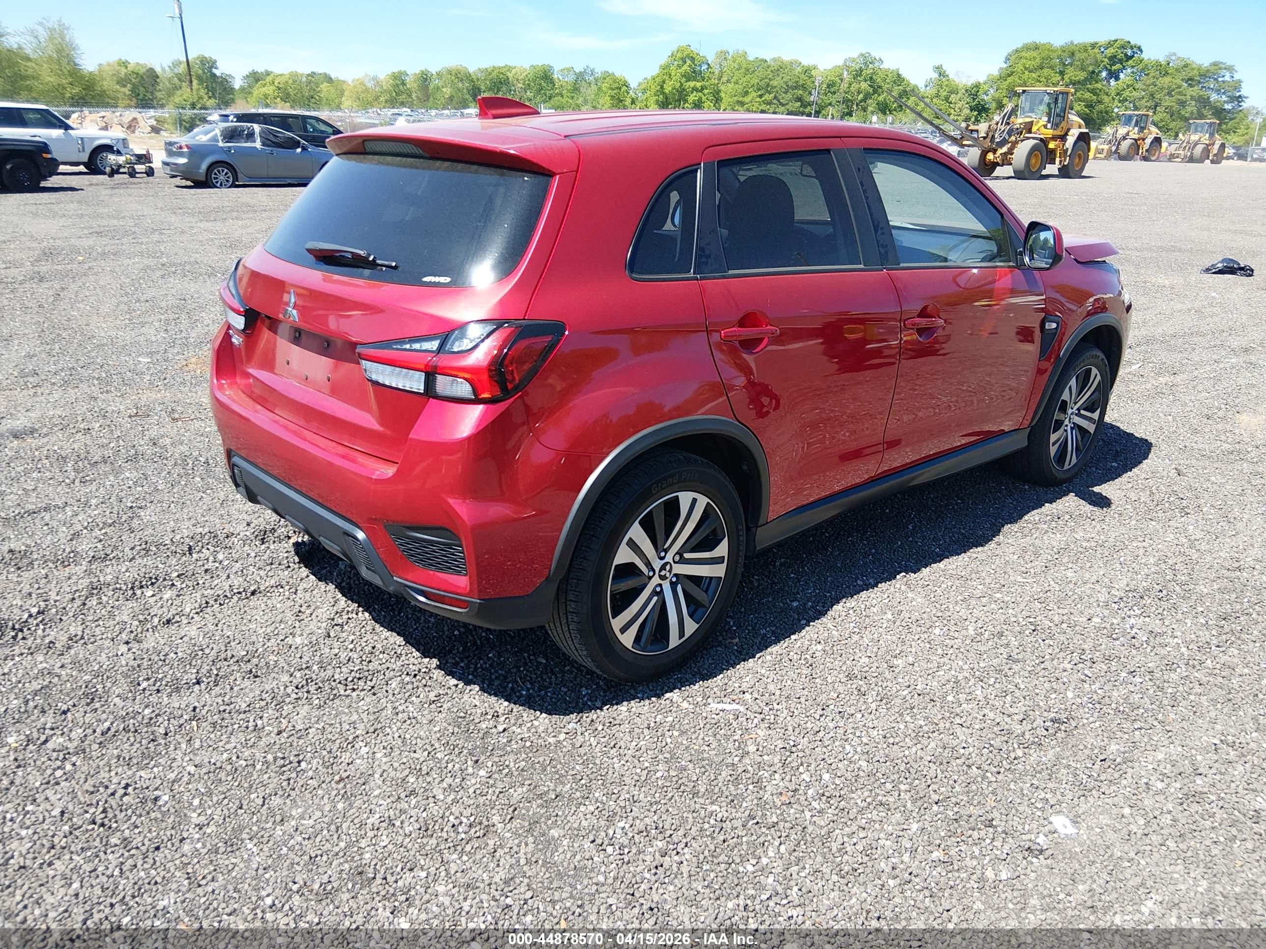 MITSUBISHI OUTLANDER image 4