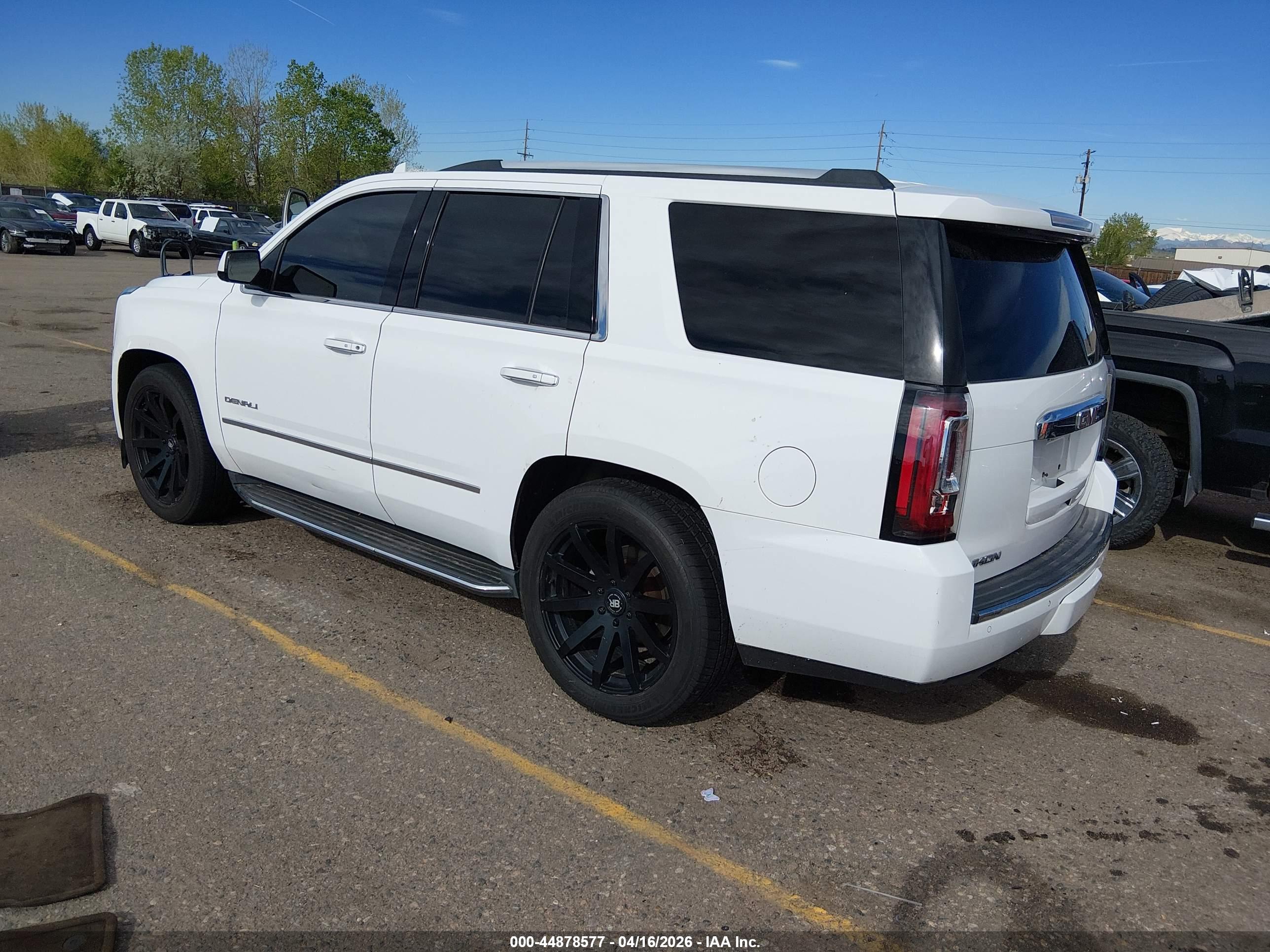GMC YUKON image 3