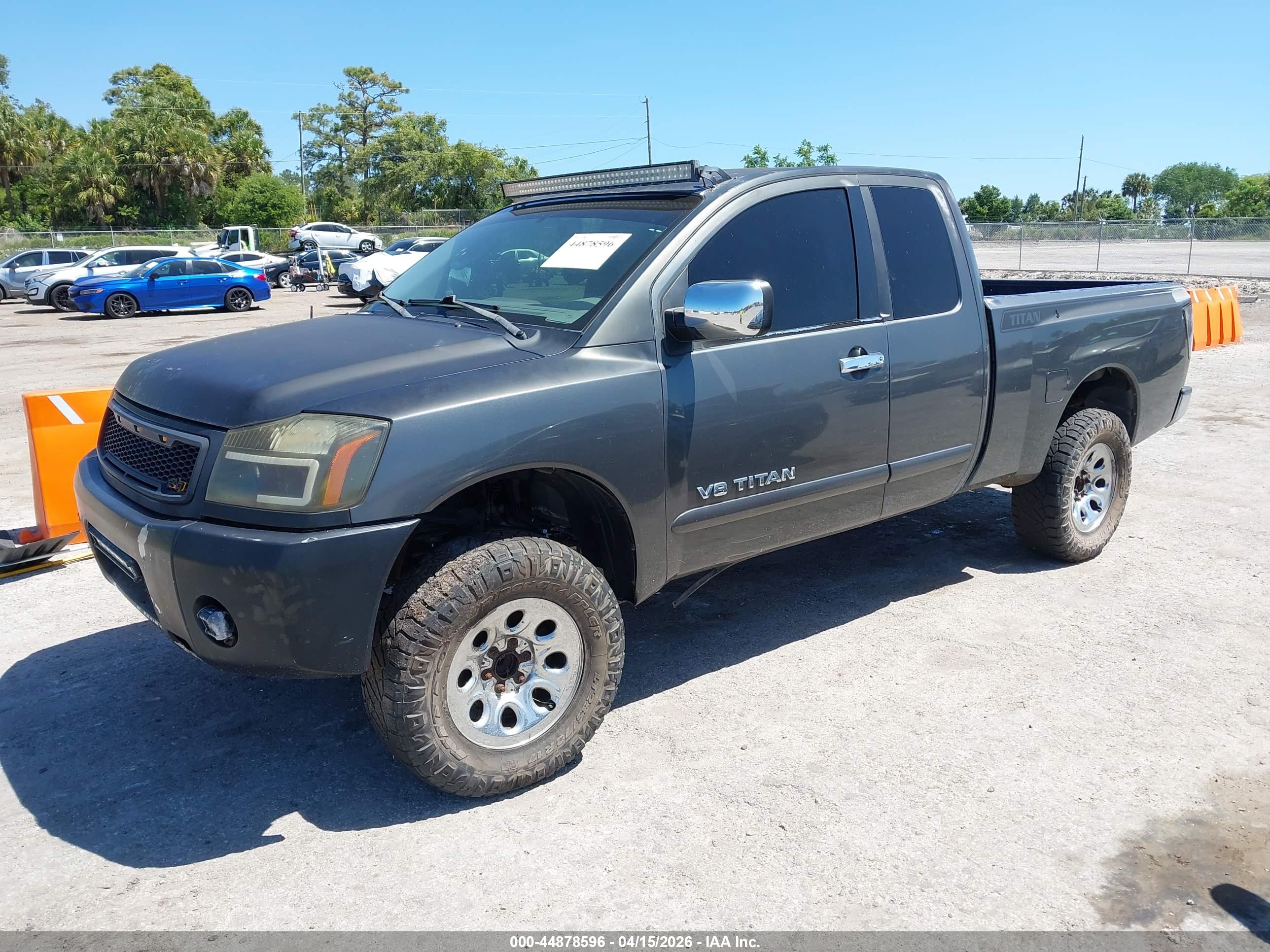 NISSAN TITAN image 2