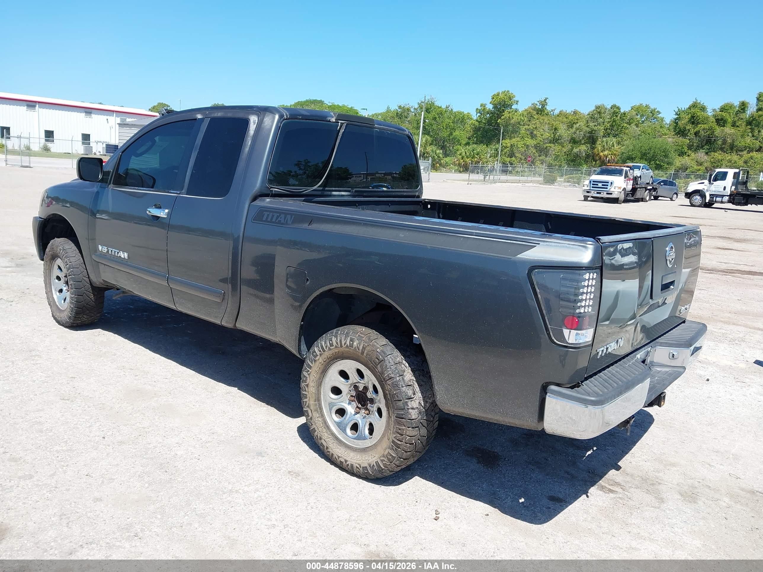 NISSAN TITAN image 3