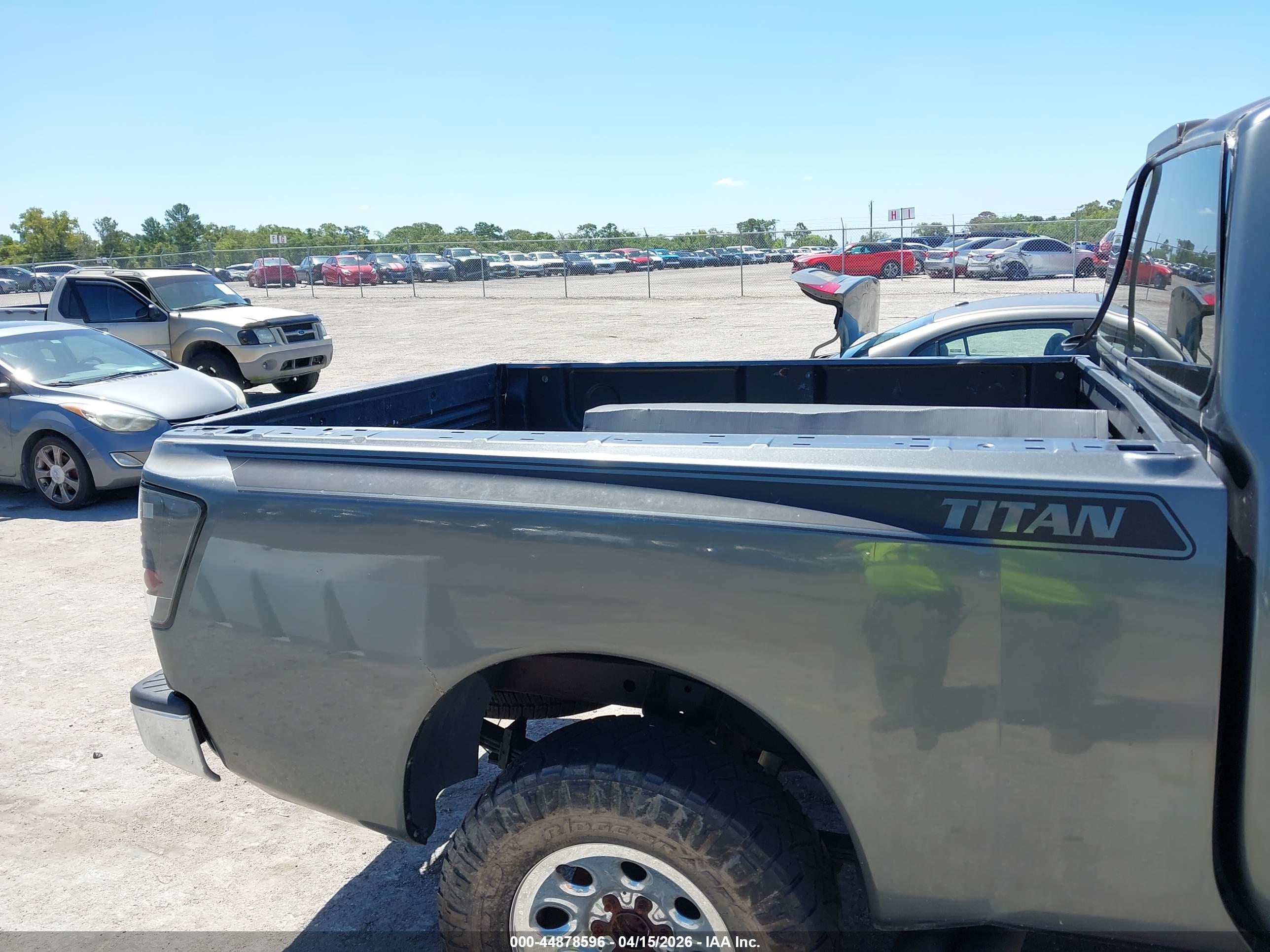 NISSAN TITAN image 6