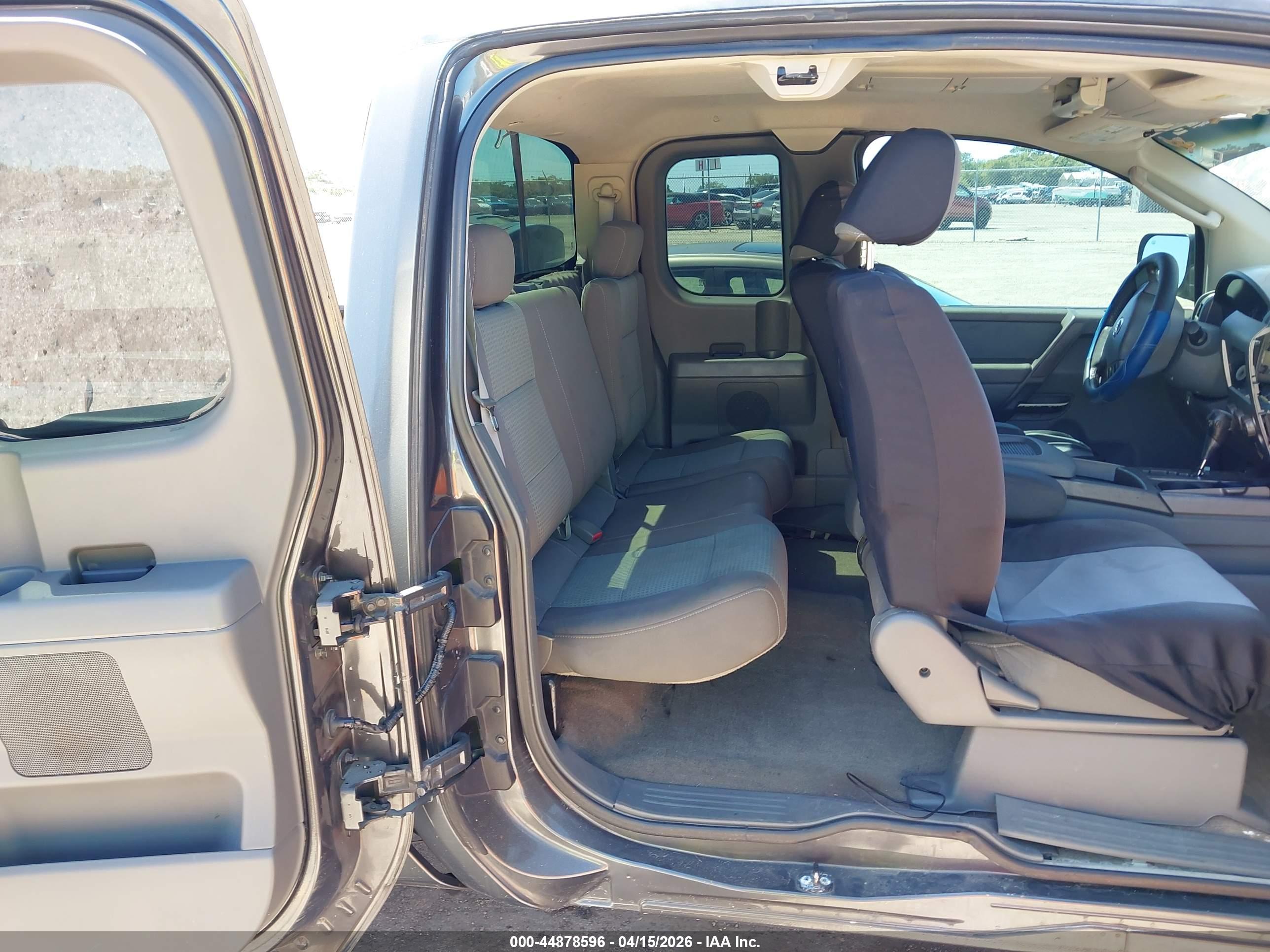 NISSAN TITAN image 8