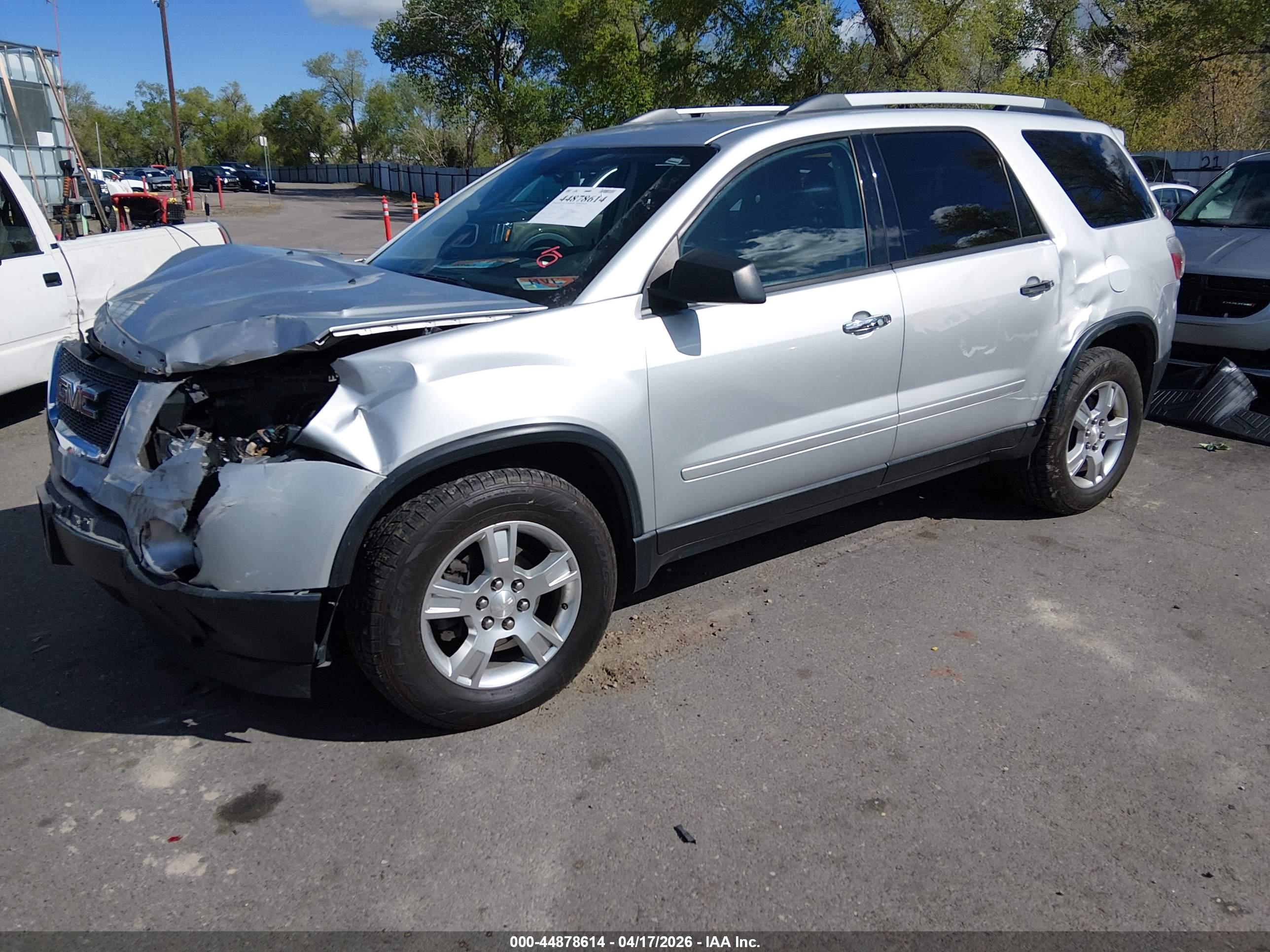 GMC ACADIA image 2