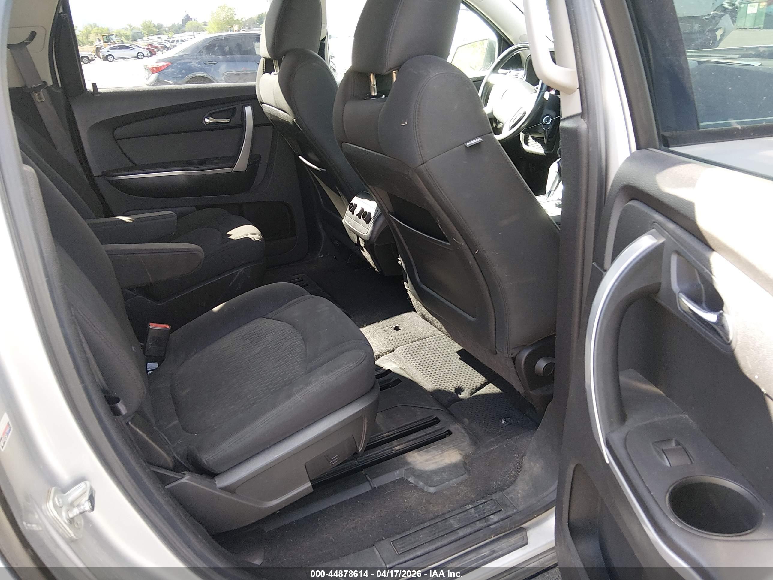 GMC ACADIA image 8