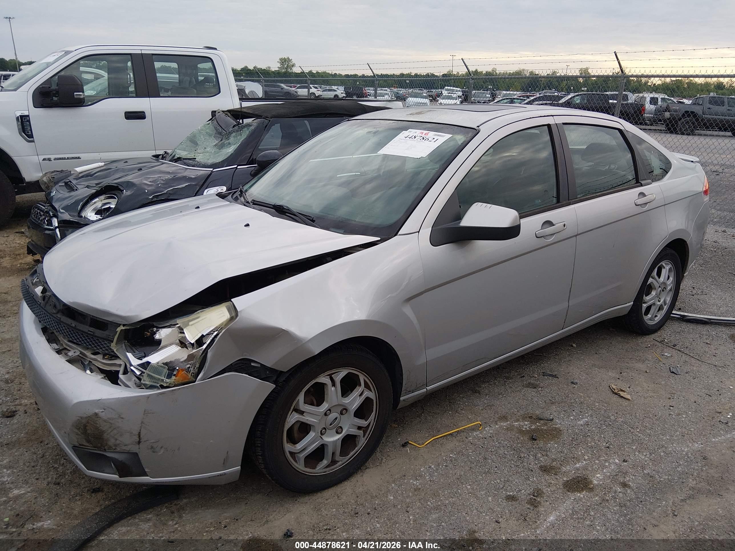 FORD FOCUS image 2