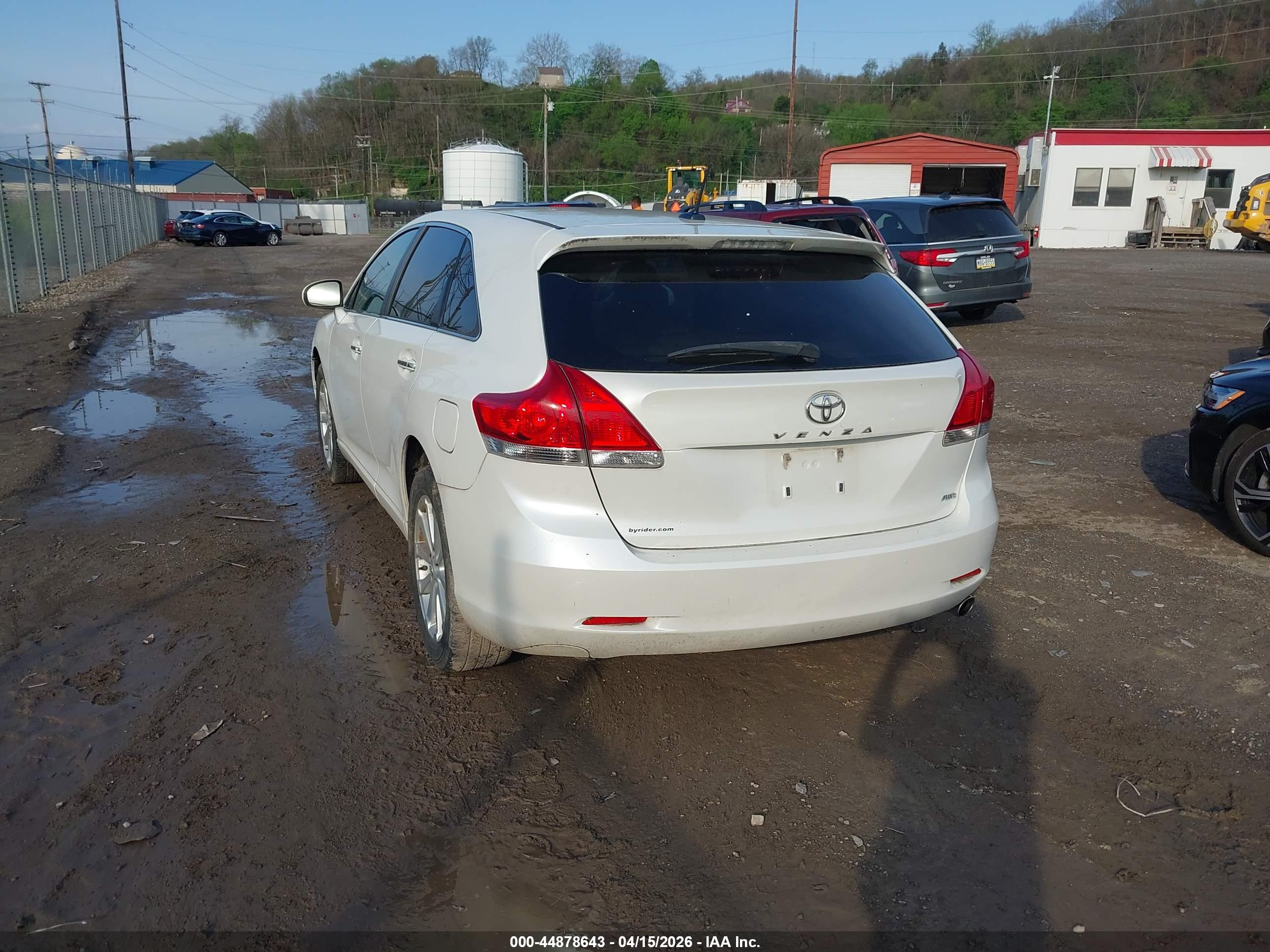 TOYOTA VENZA image 3