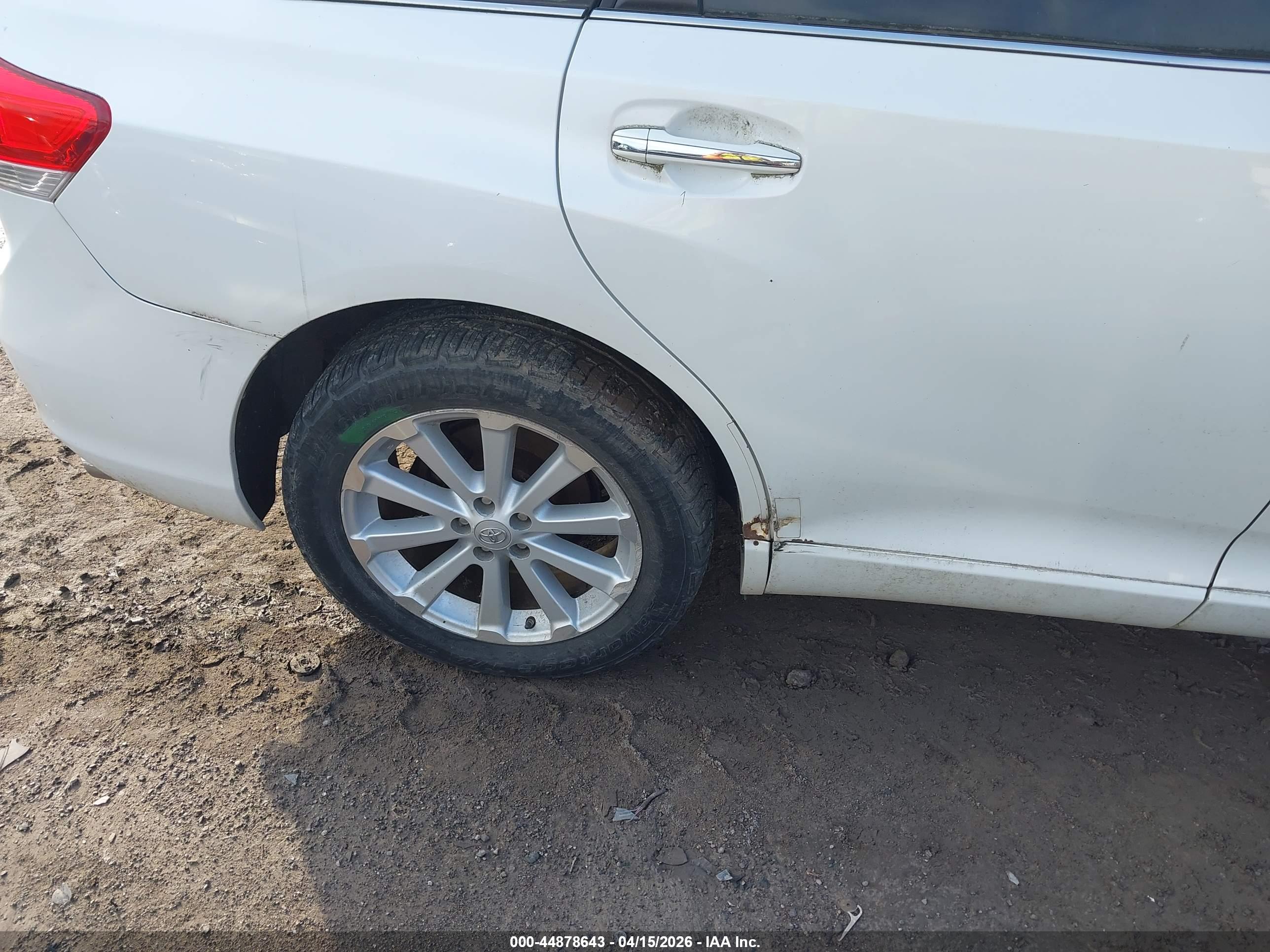TOYOTA VENZA image 6