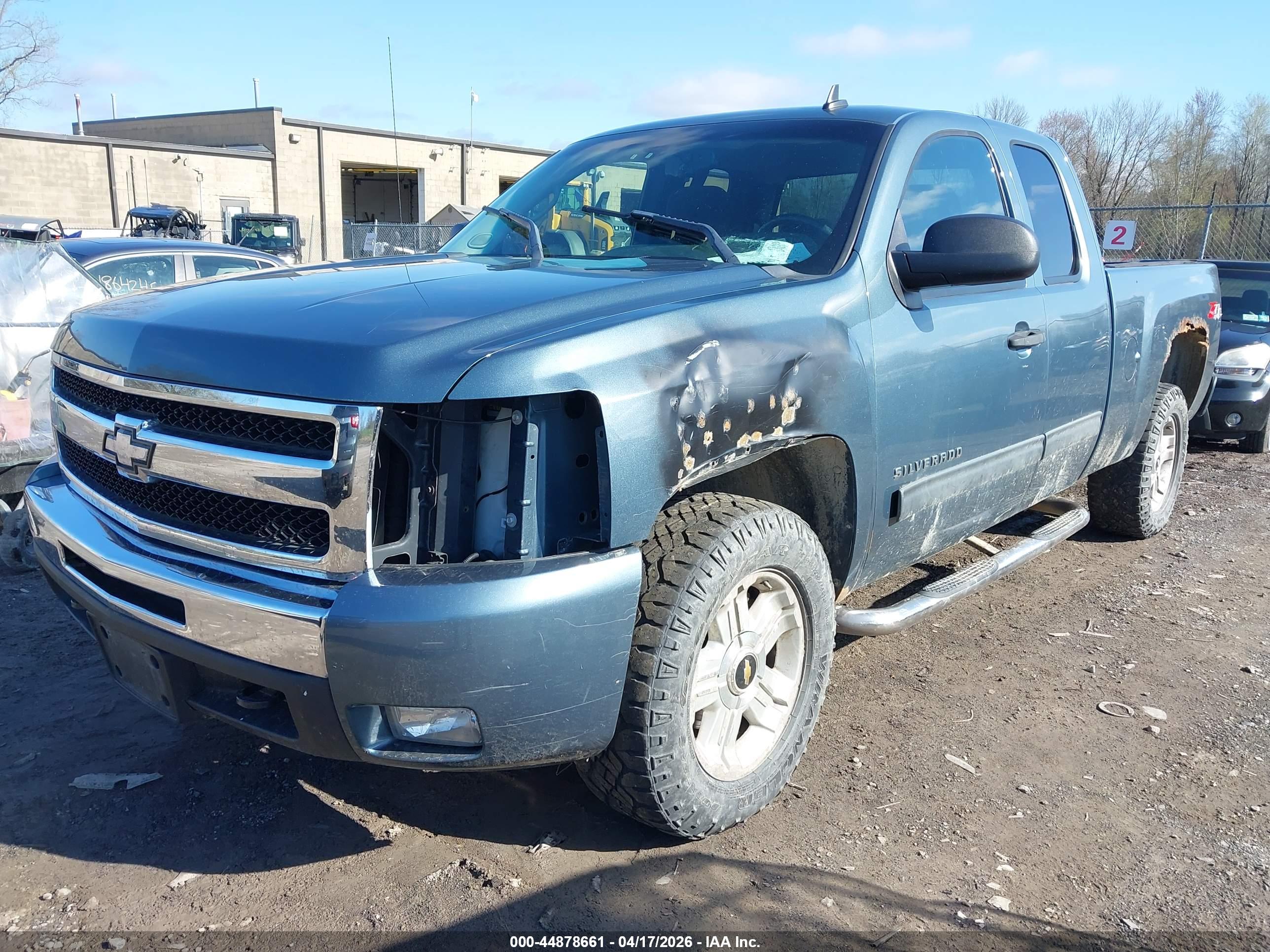 CHEVROLET SILVERADO image 2