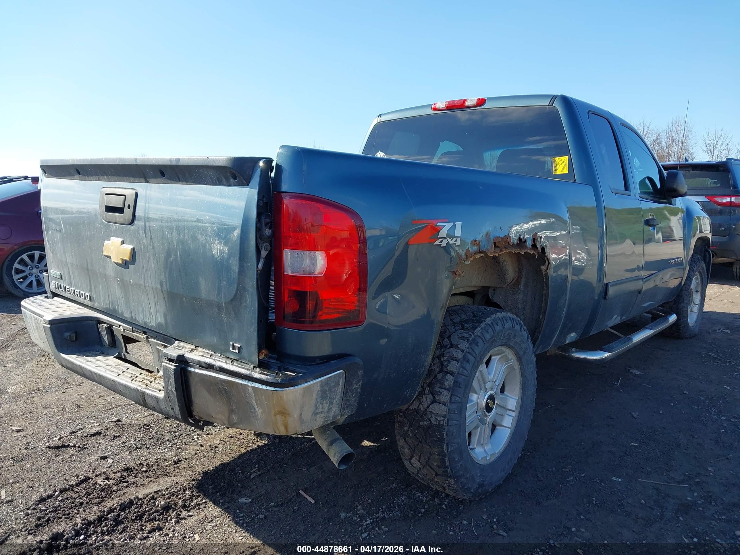 CHEVROLET SILVERADO image 4