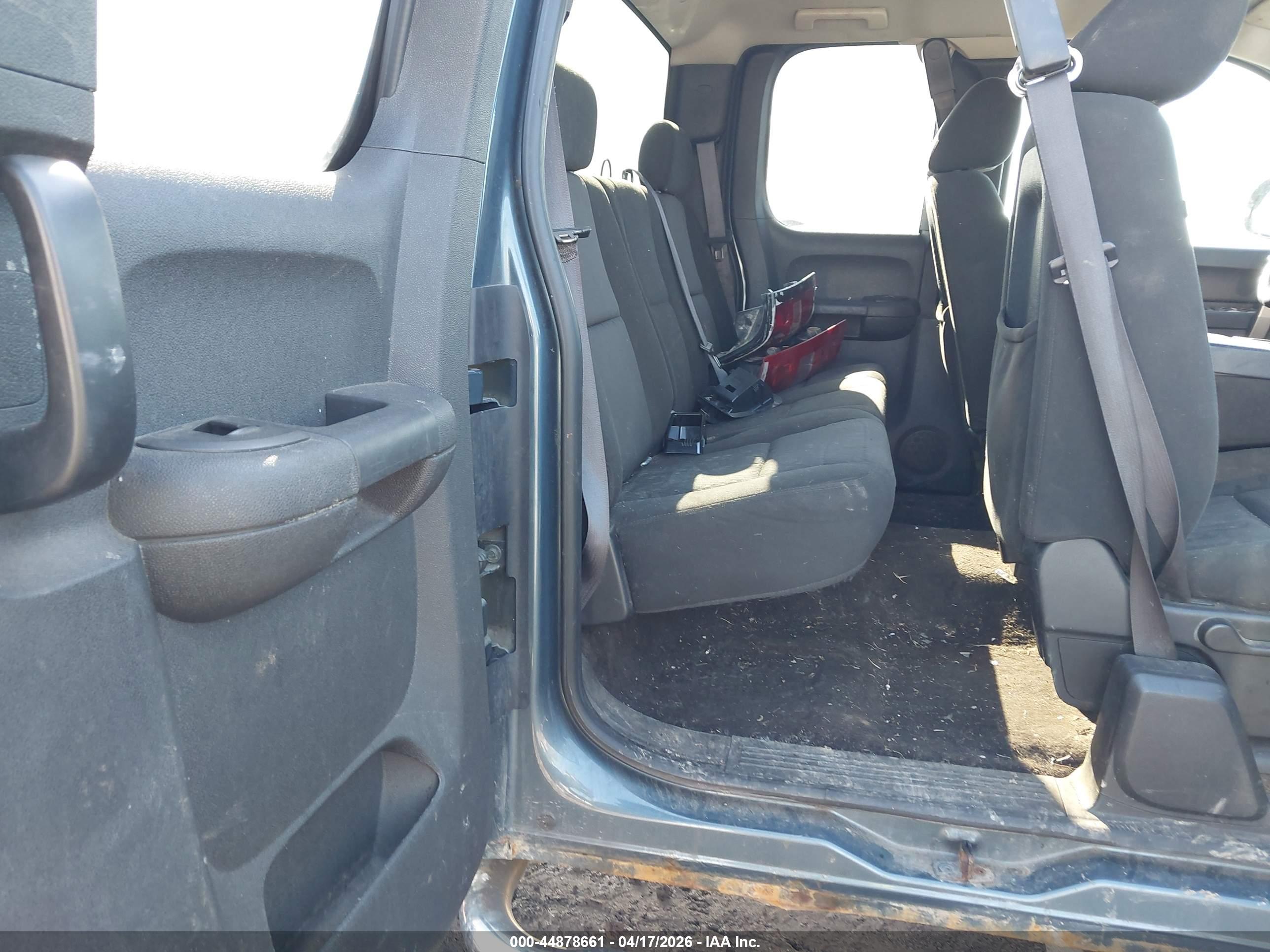 CHEVROLET SILVERADO image 8