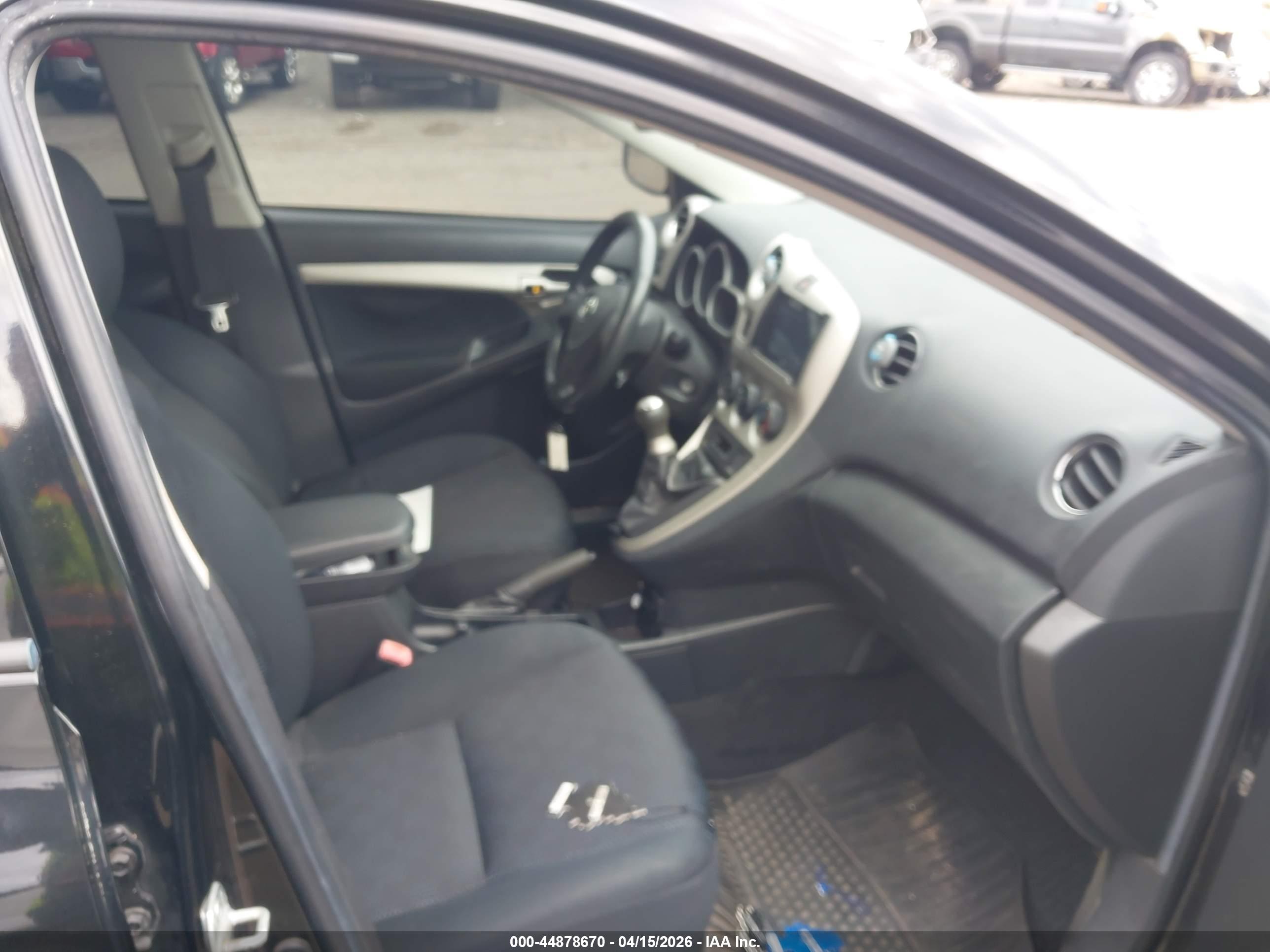 TOYOTA MATRIX image 5