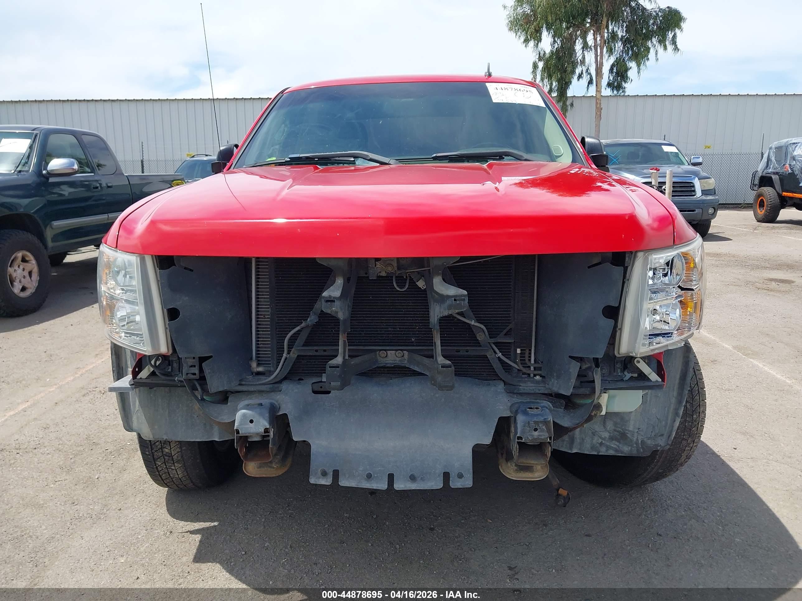 CHEVROLET SILVERADO image 6
