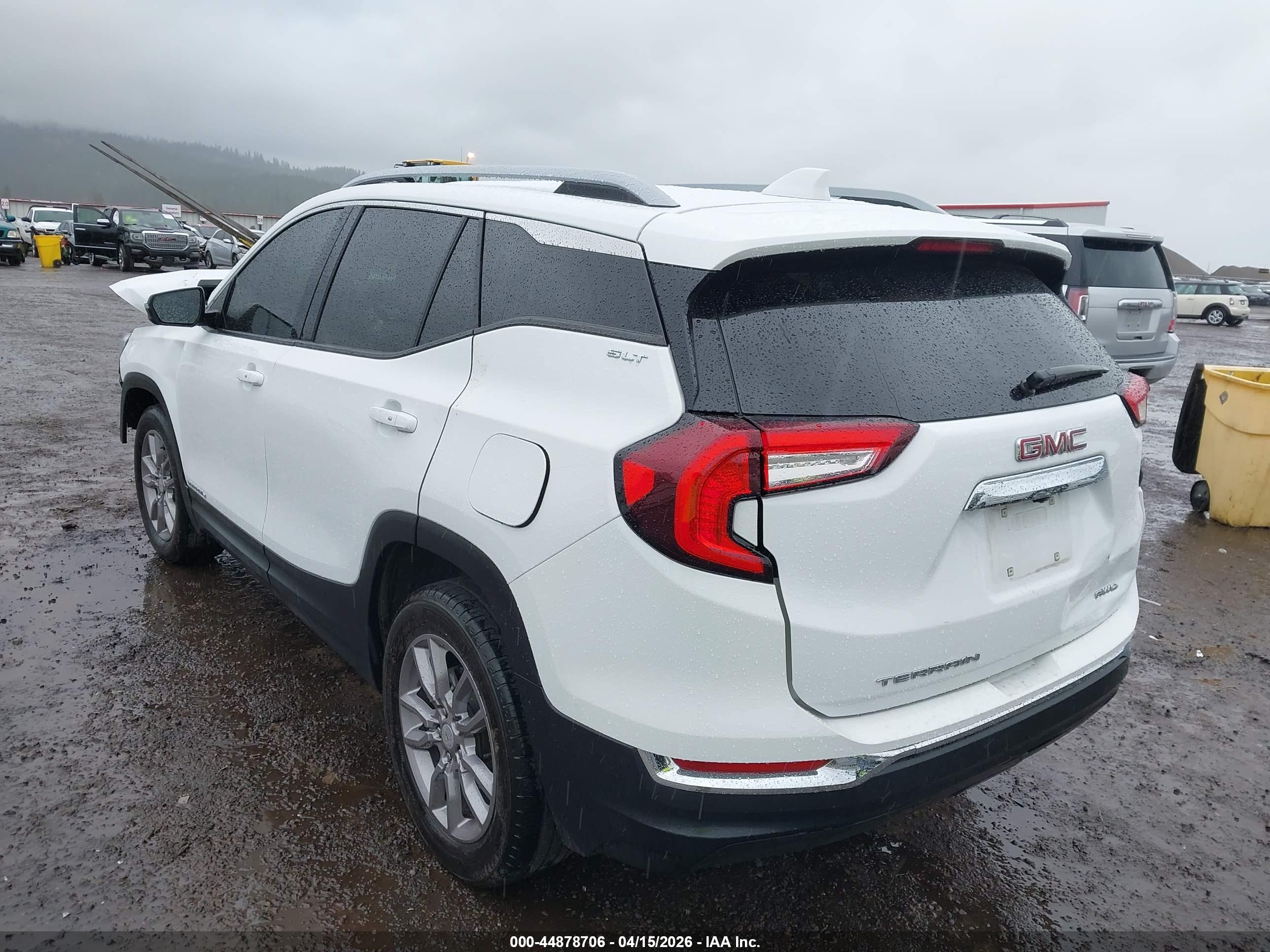 GMC TERRAIN image 3