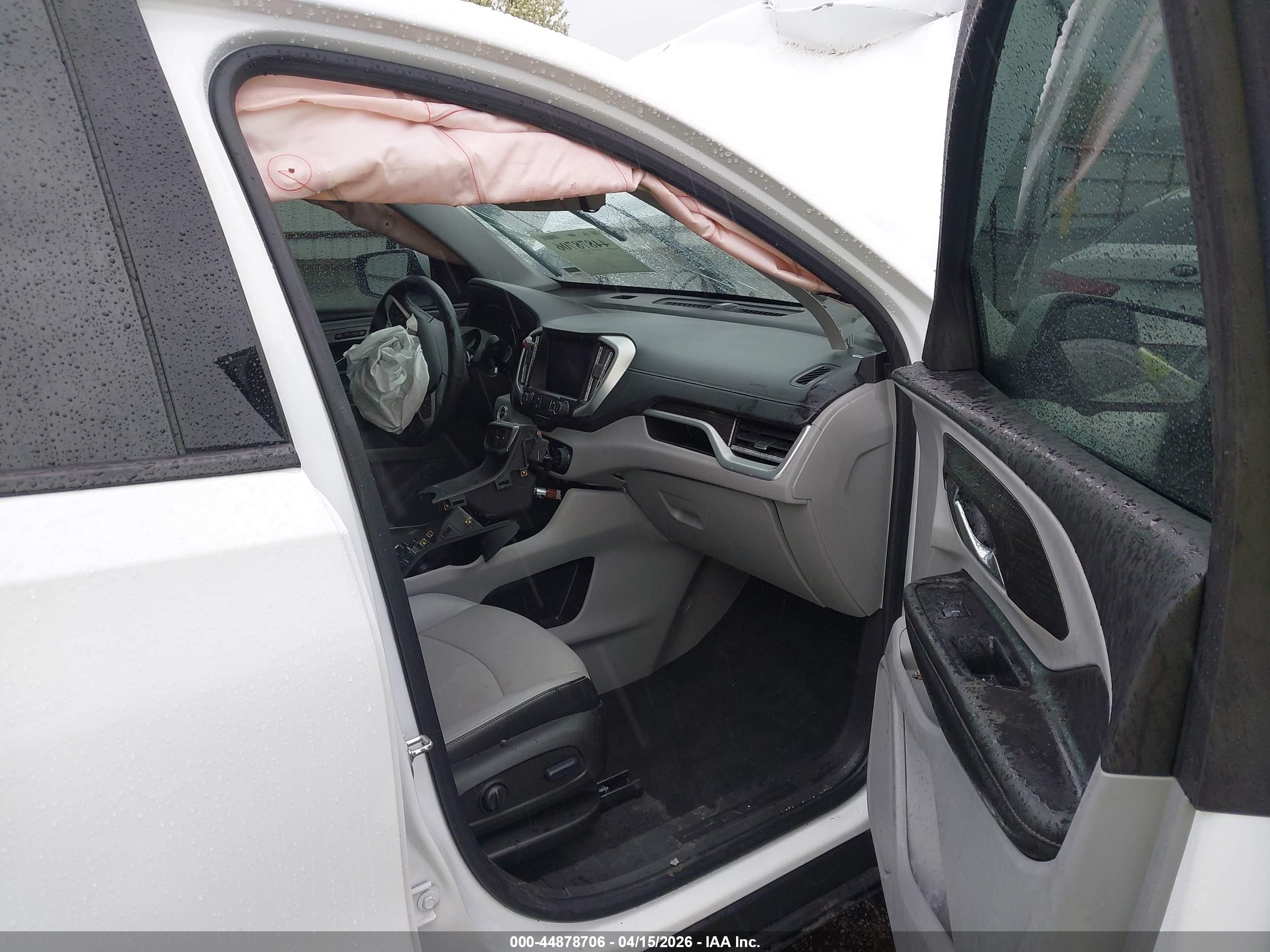 GMC TERRAIN image 5