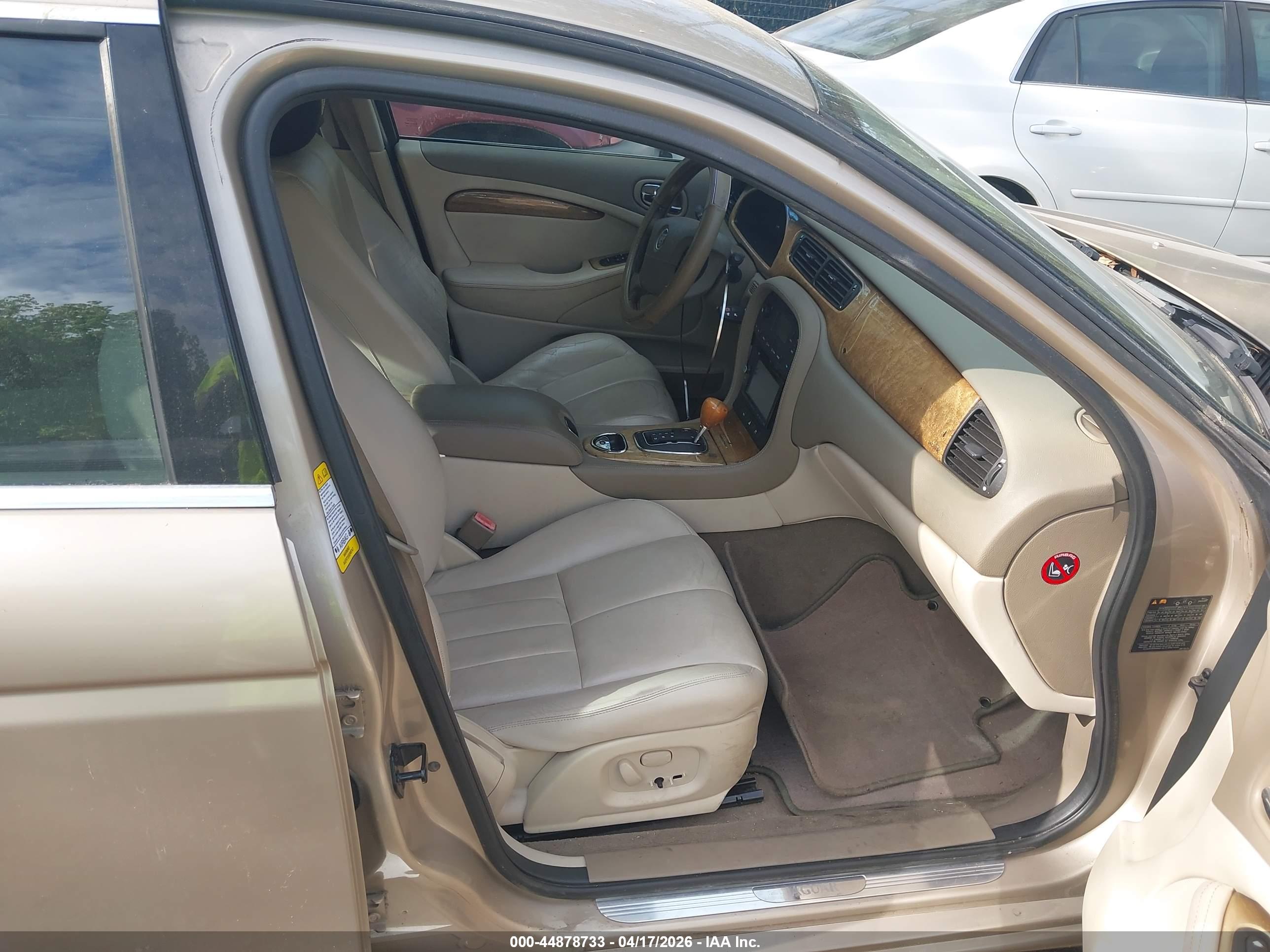 JAGUAR S-TYPE image 5