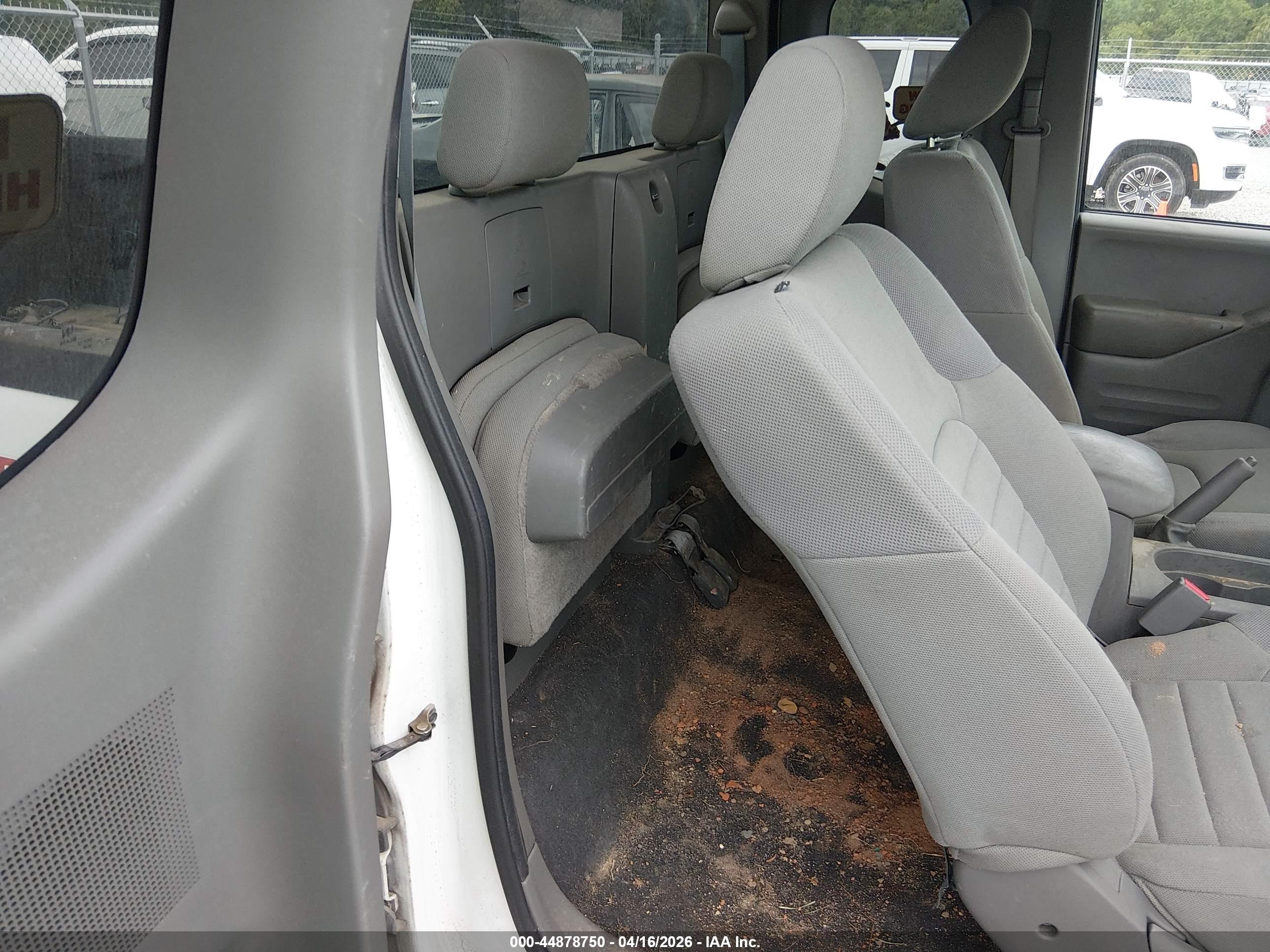 NISSAN FRONTIER image 8
