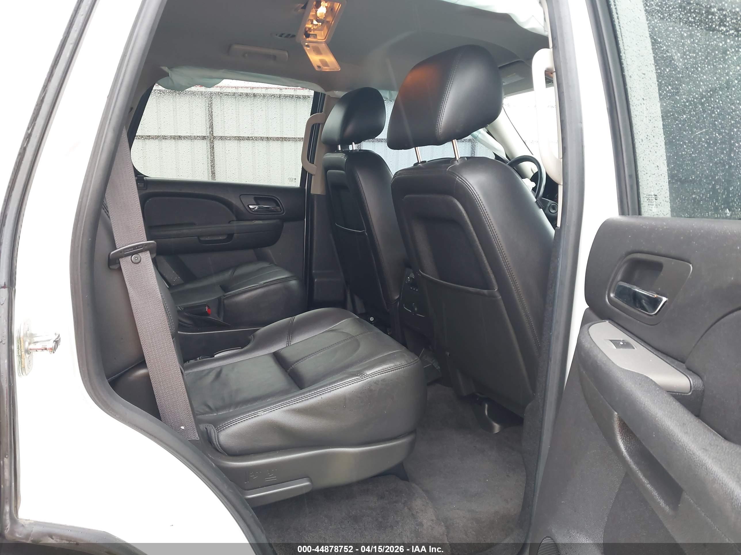 CHEVROLET TAHOE image 8
