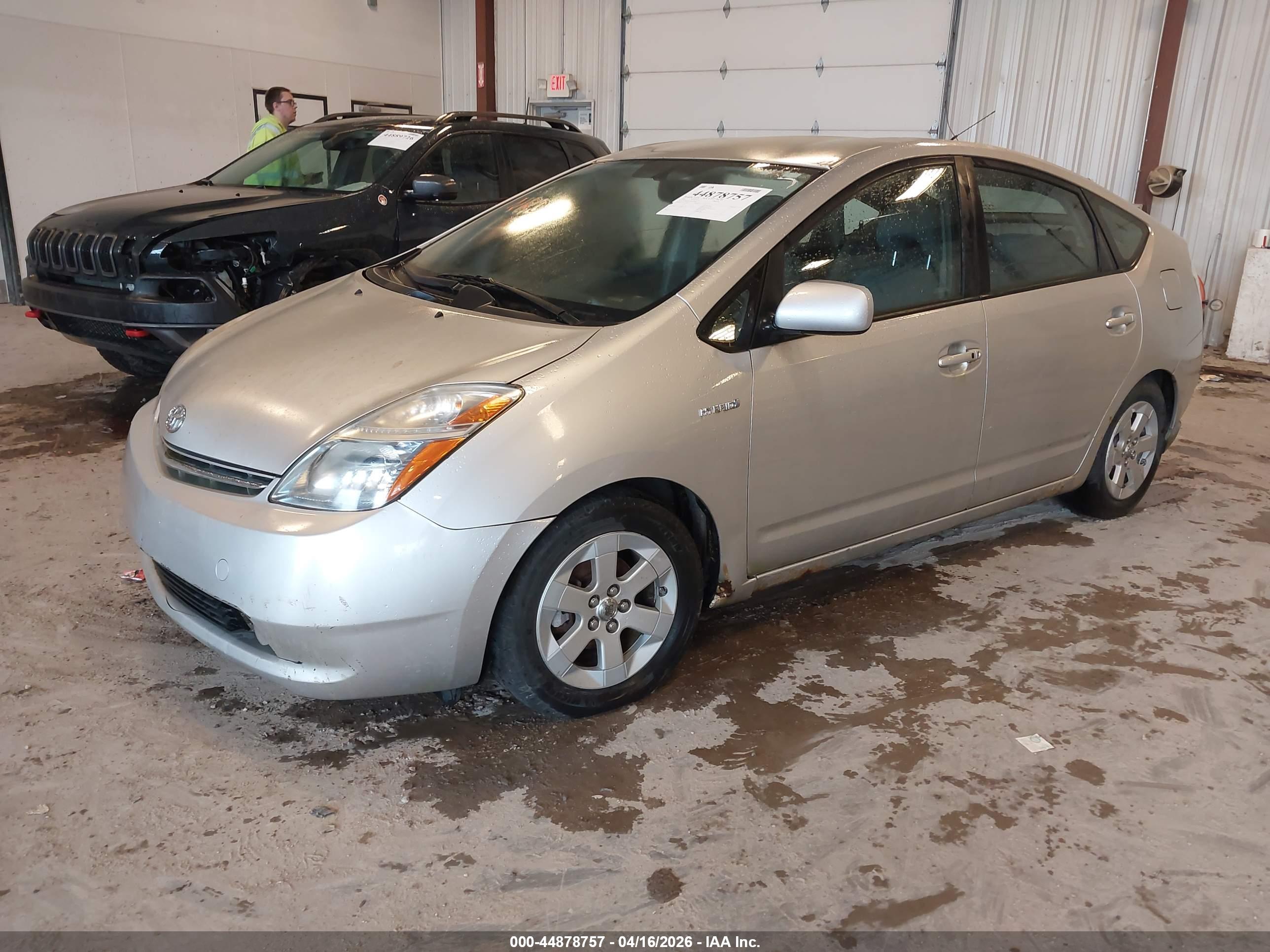 TOYOTA PRIUS image 2