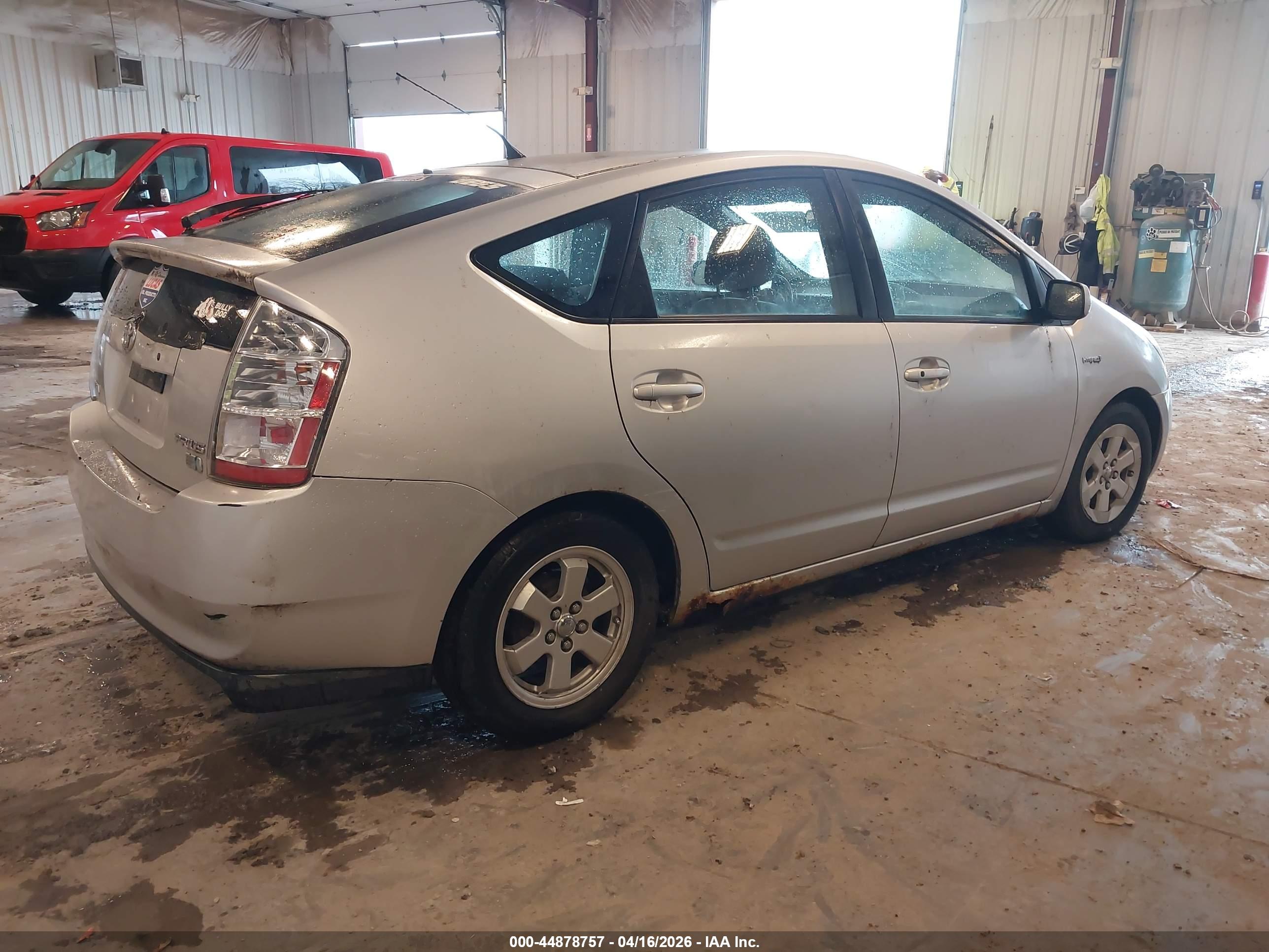 TOYOTA PRIUS image 4