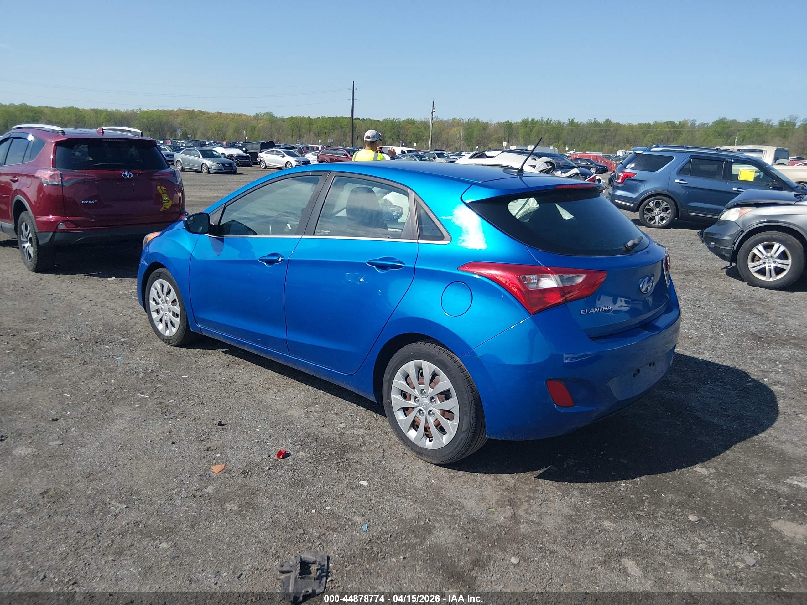 HYUNDAI ELANTRA image 3