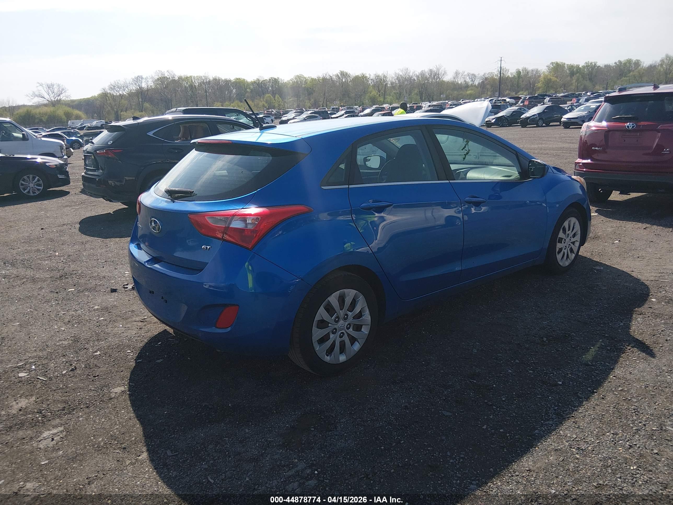 HYUNDAI ELANTRA image 4