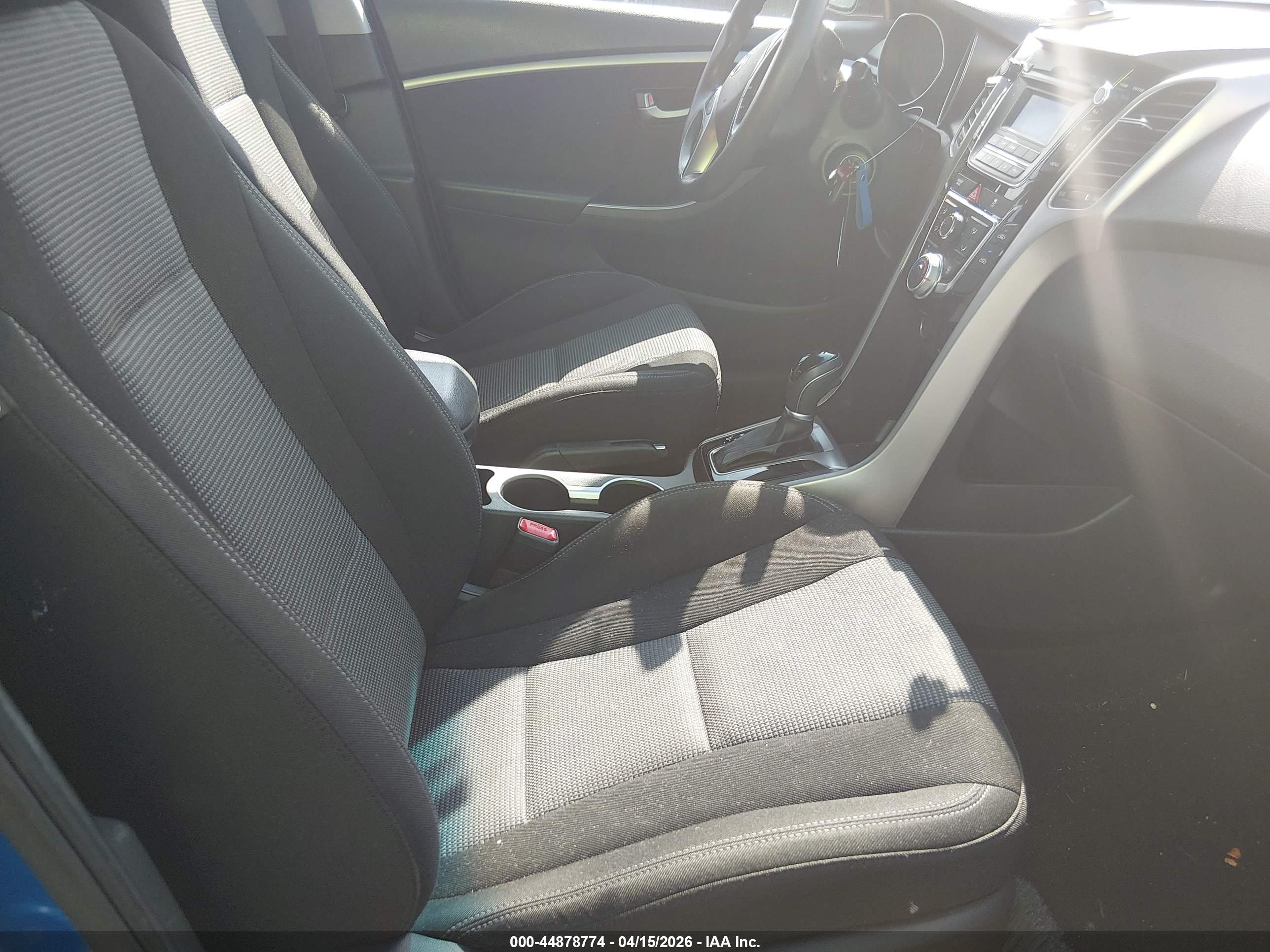 HYUNDAI ELANTRA image 5