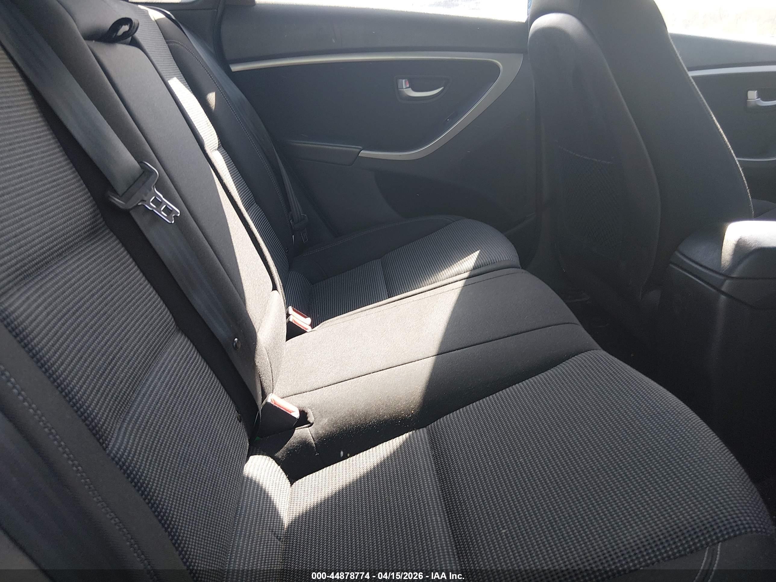 HYUNDAI ELANTRA image 8