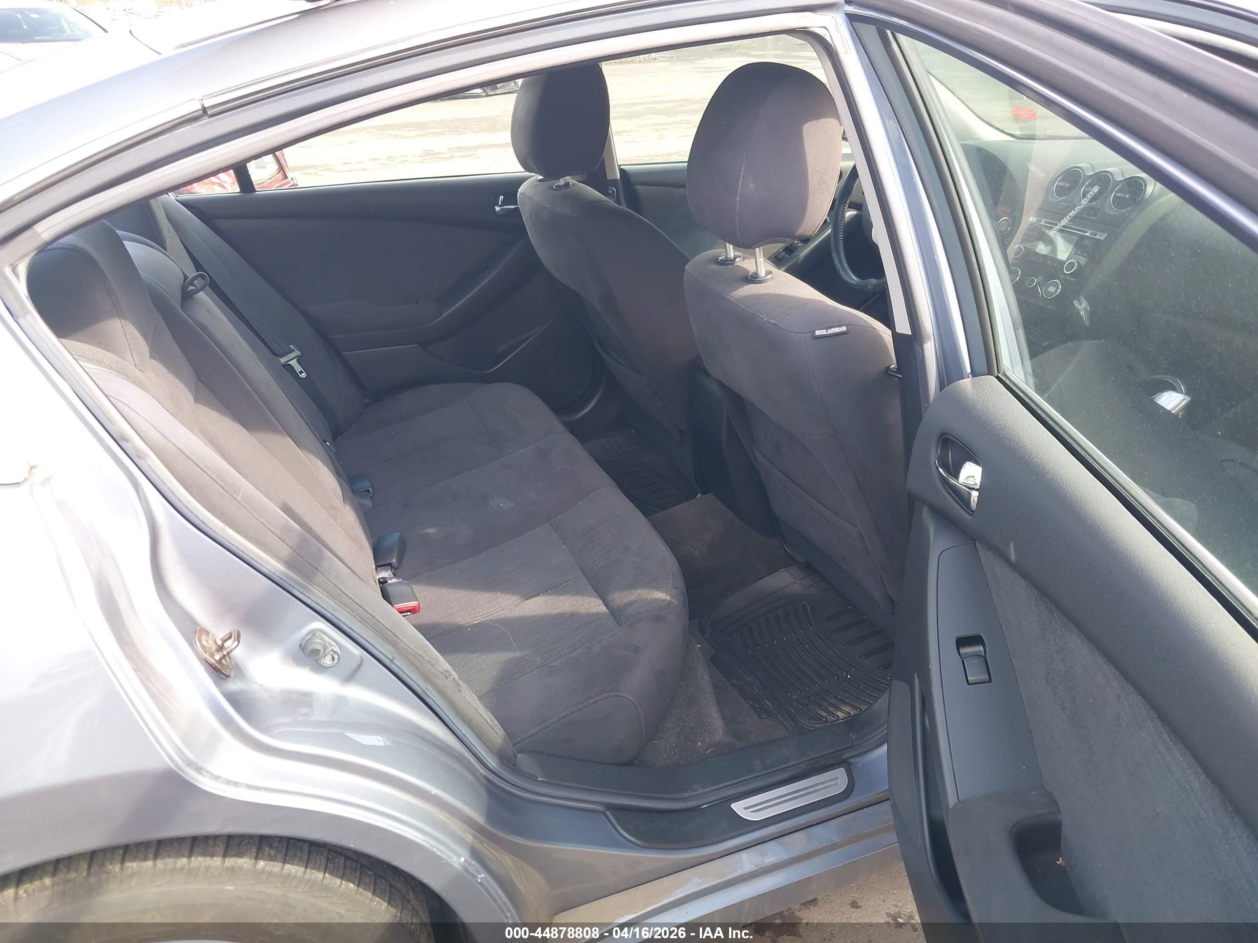 NISSAN ALTIMA image 8