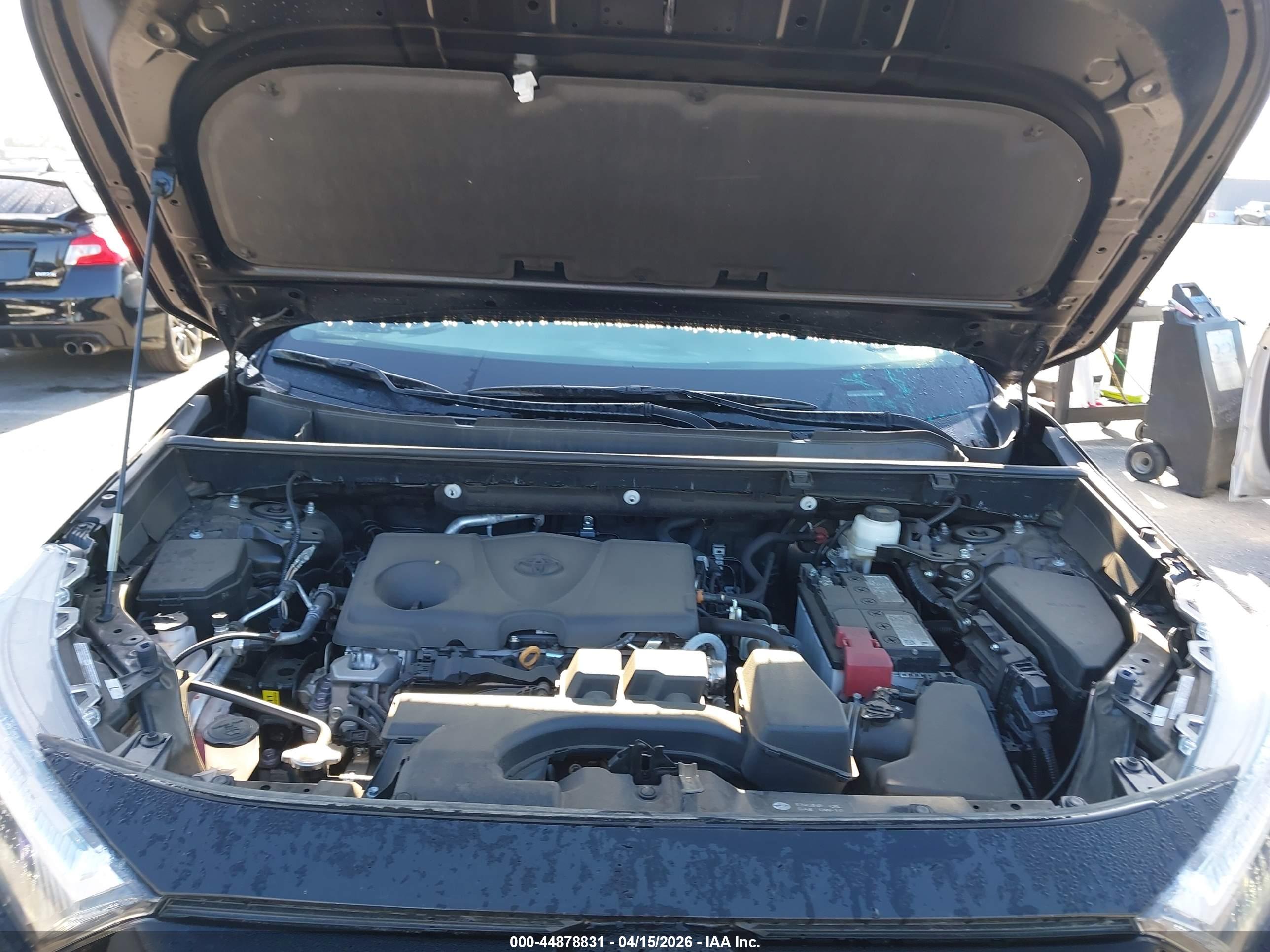 TOYOTA RAV4 image 10