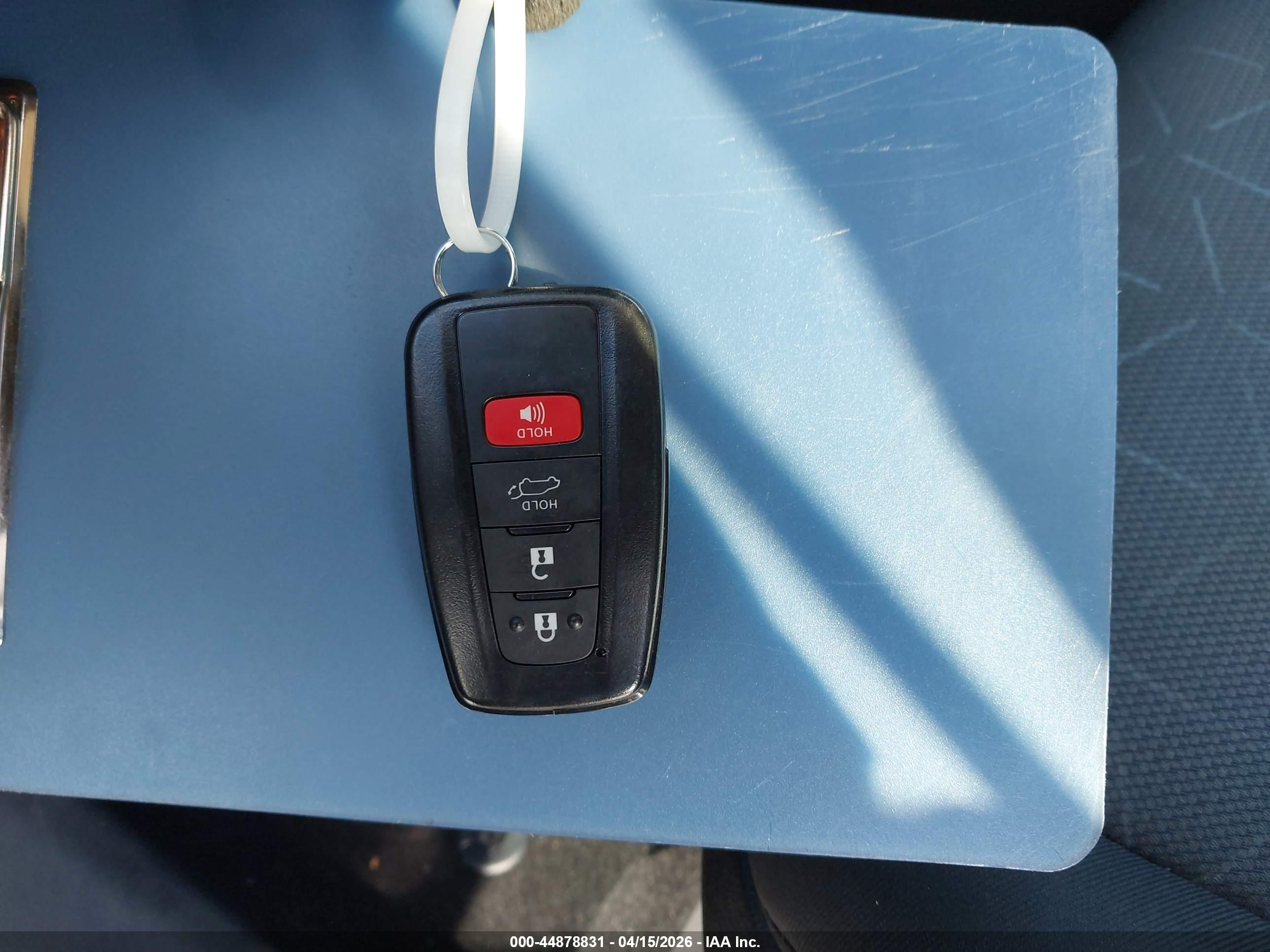 TOYOTA RAV4 image 11
