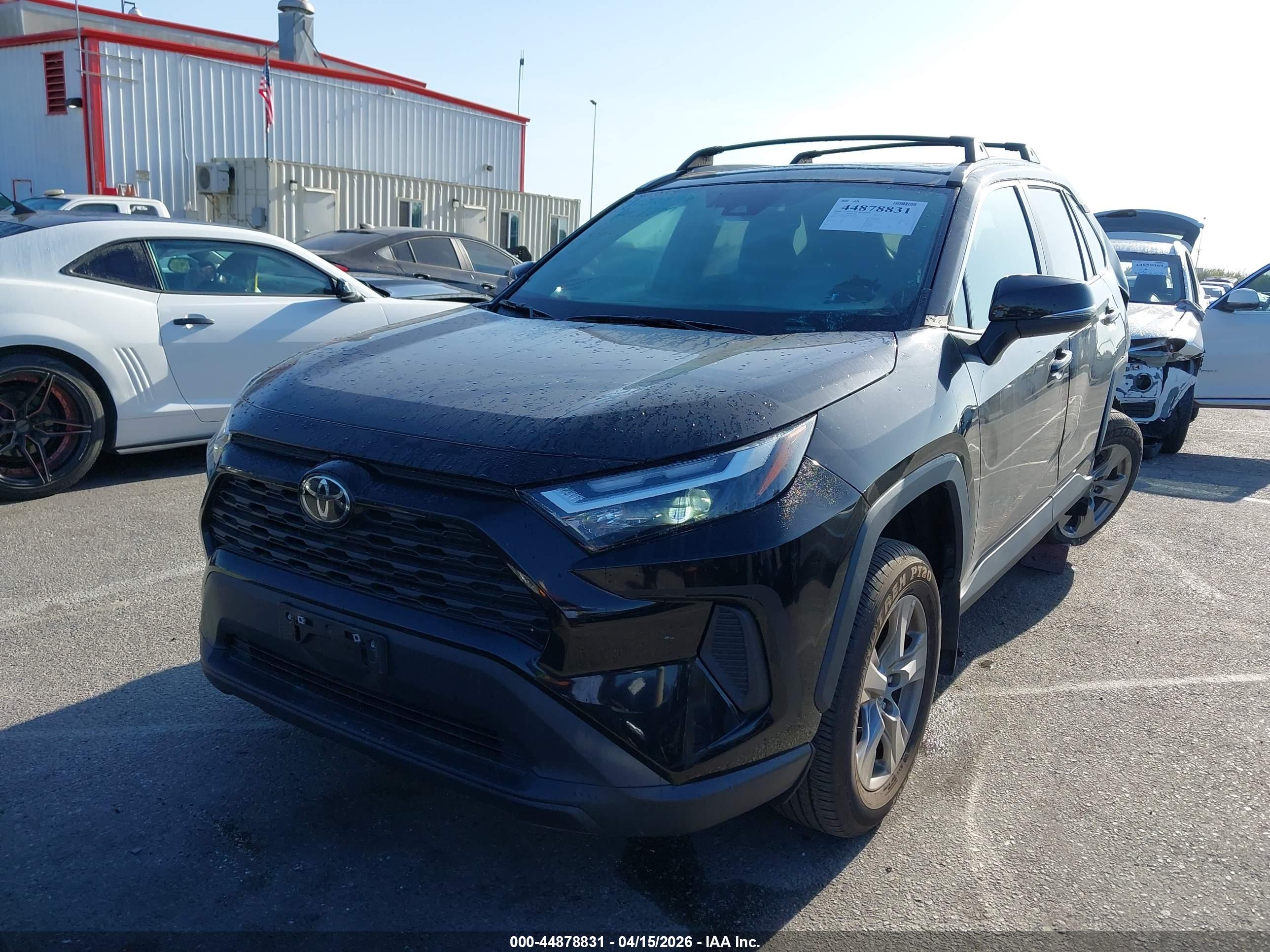 TOYOTA RAV4 image 2