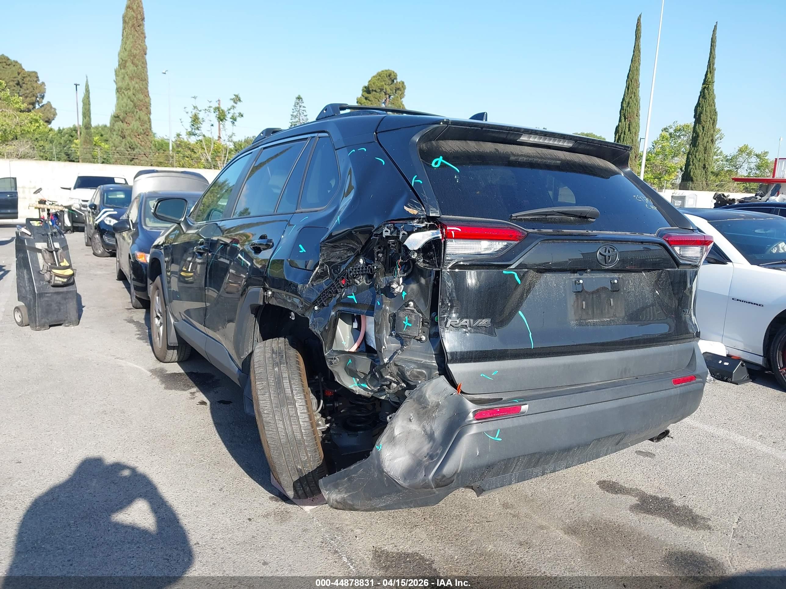 TOYOTA RAV4 image 3