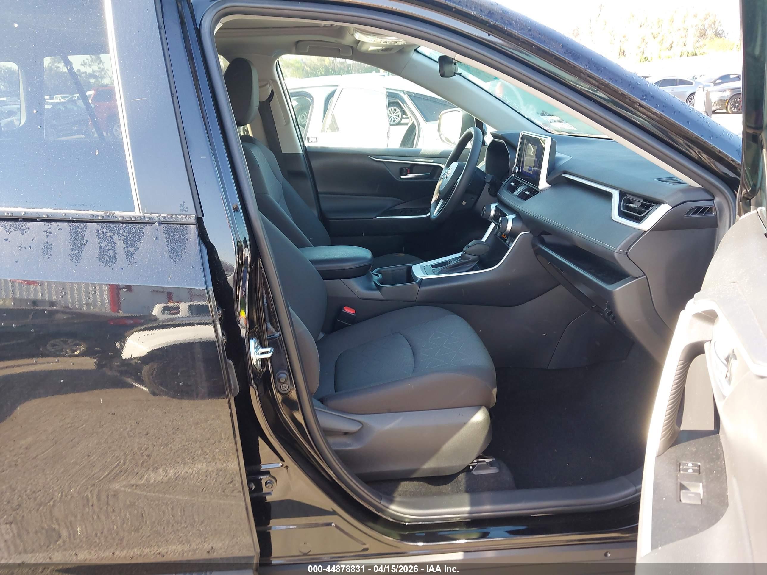 TOYOTA RAV4 image 5