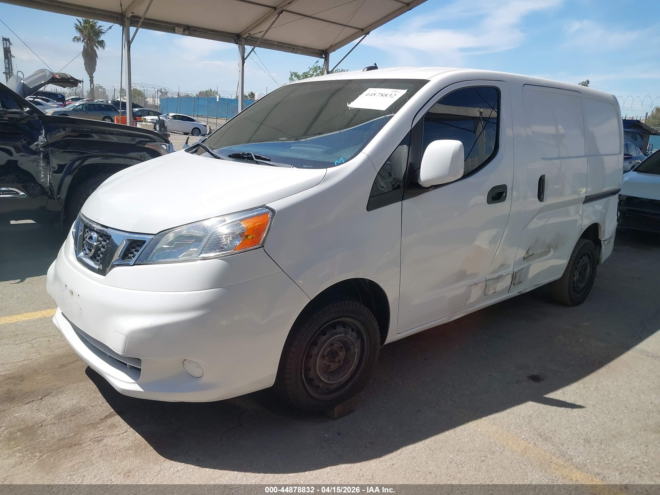 NISSAN NV200 image 2