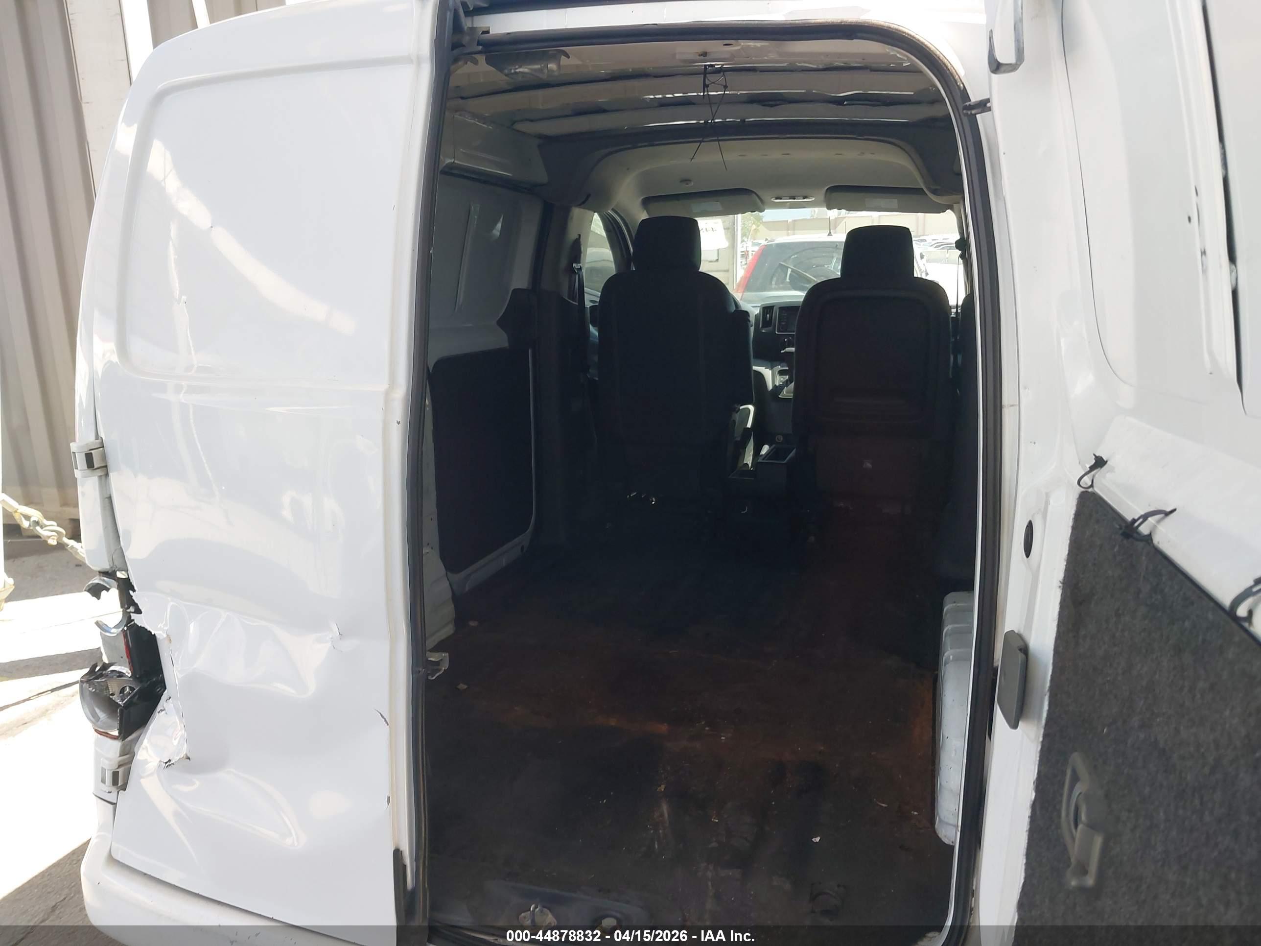 NISSAN NV200 image 8