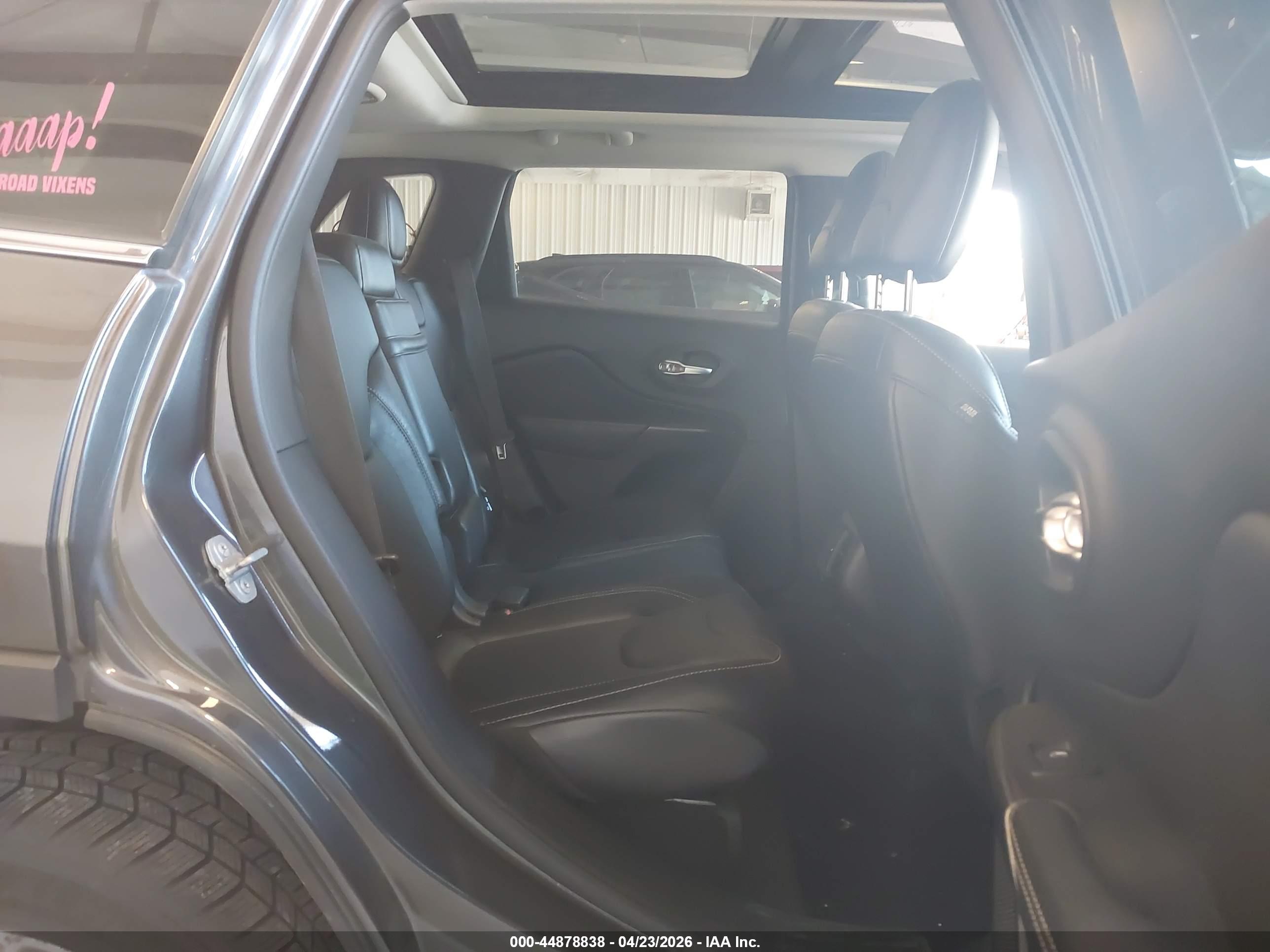 JEEP CHEROKEE image 8