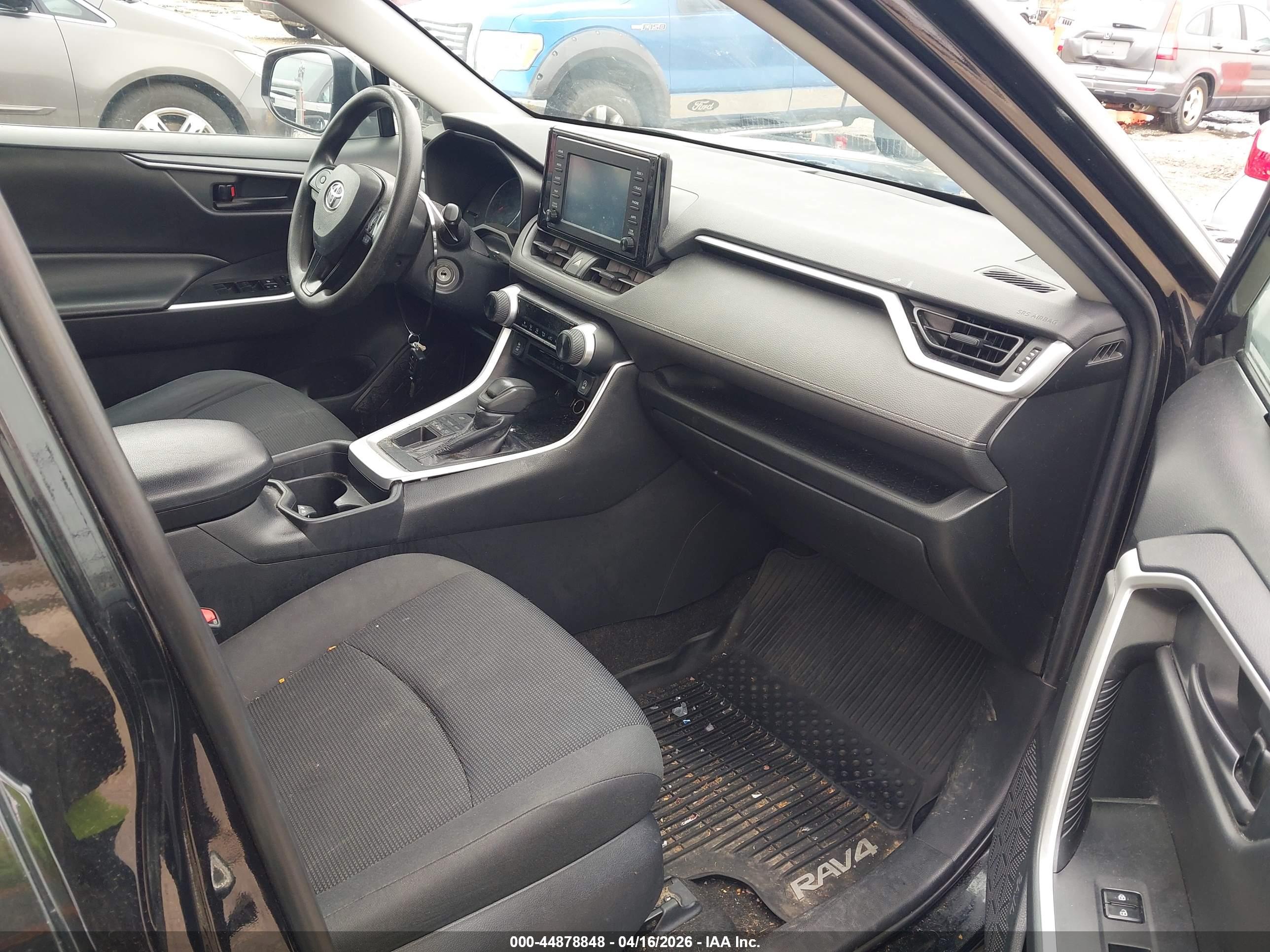 TOYOTA RAV4 image 5
