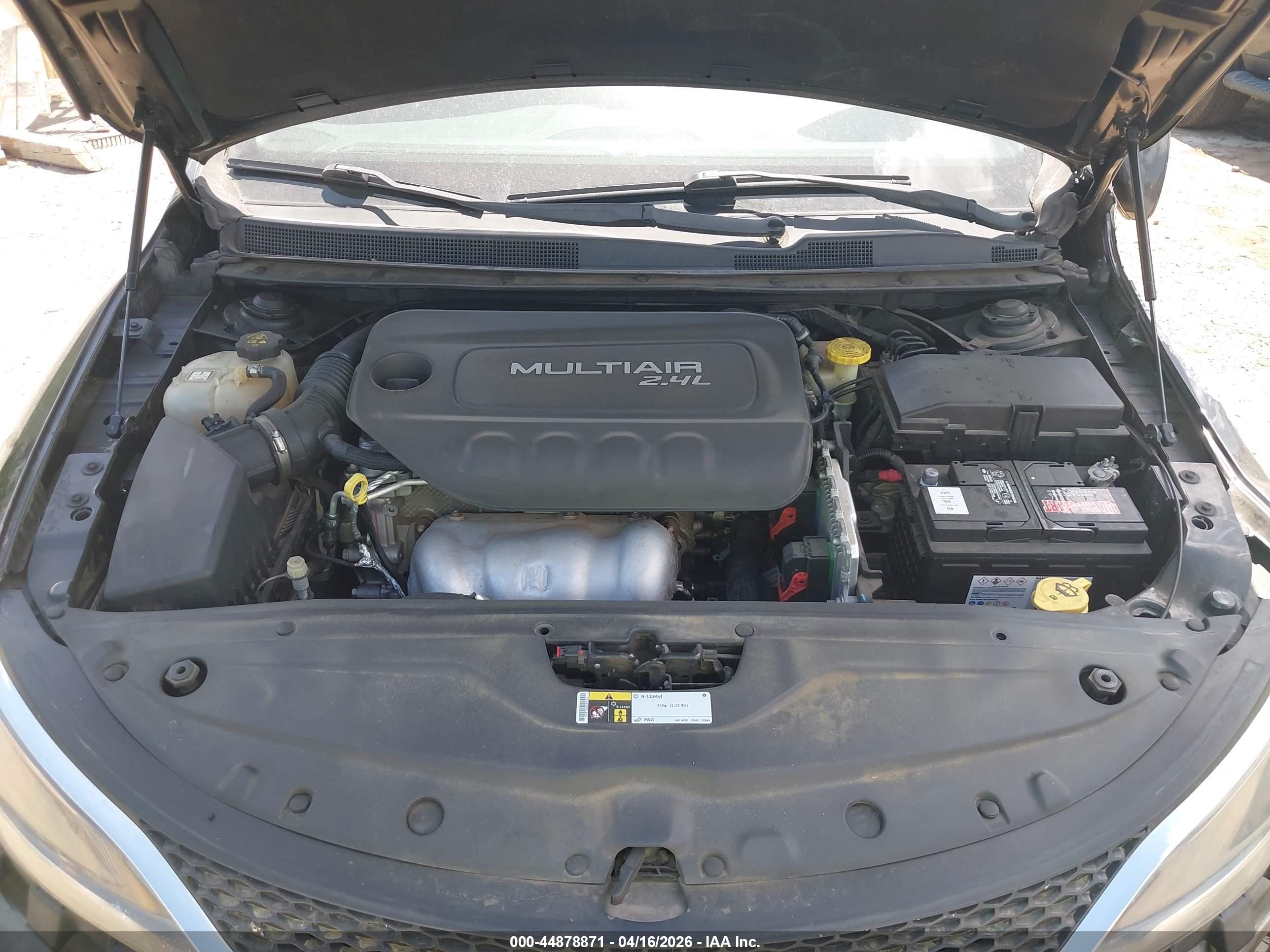 CHRYSLER 200 image 10