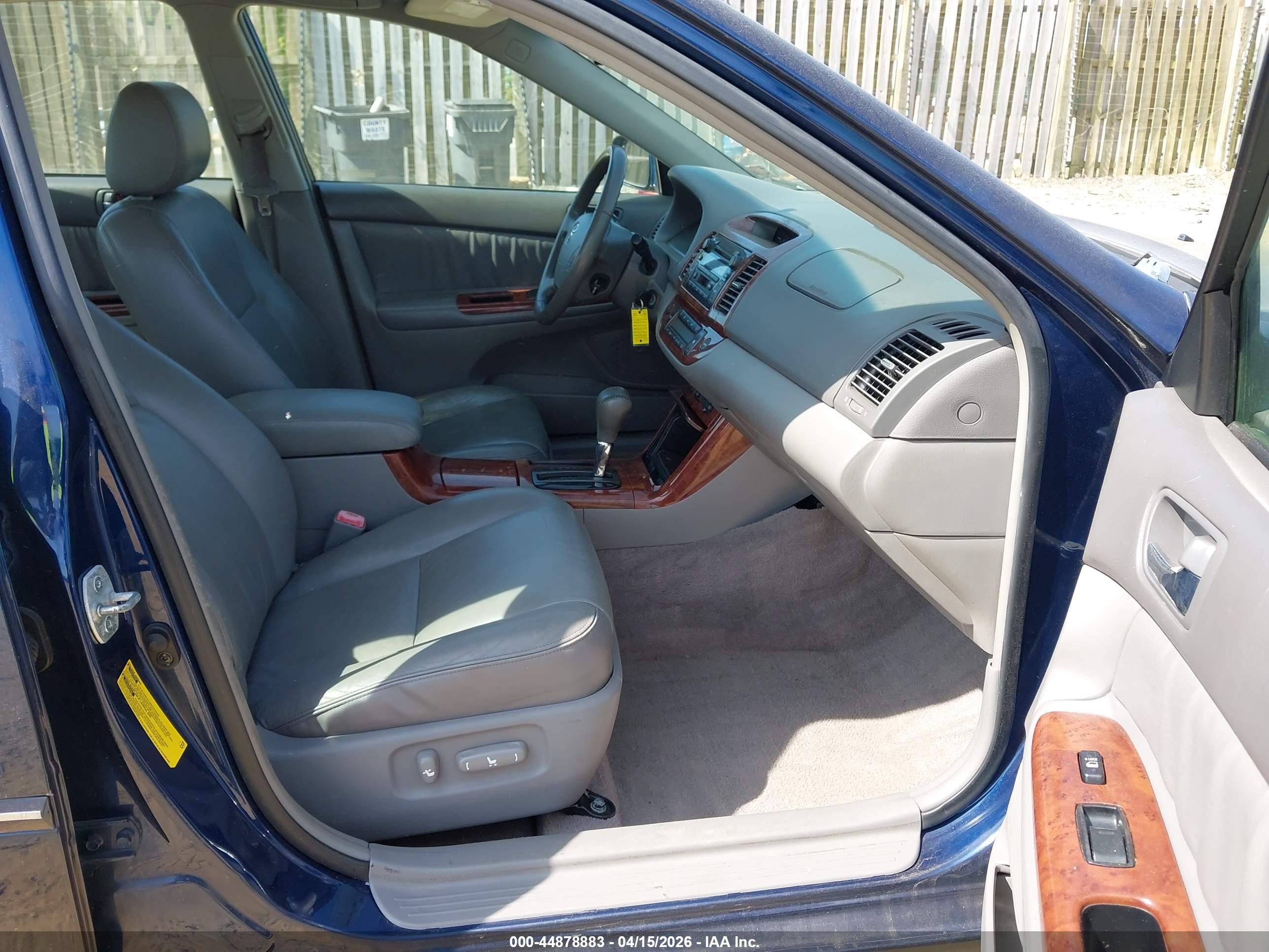 TOYOTA CAMRY image 5