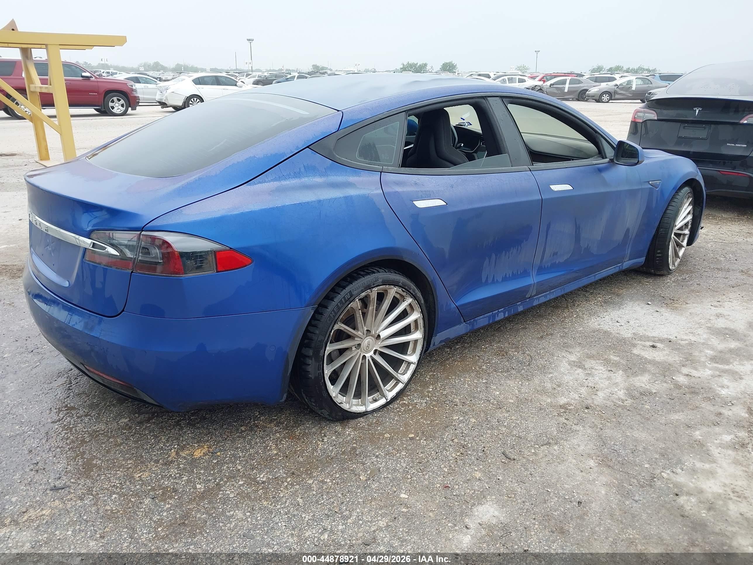 TESLA MODEL image 4