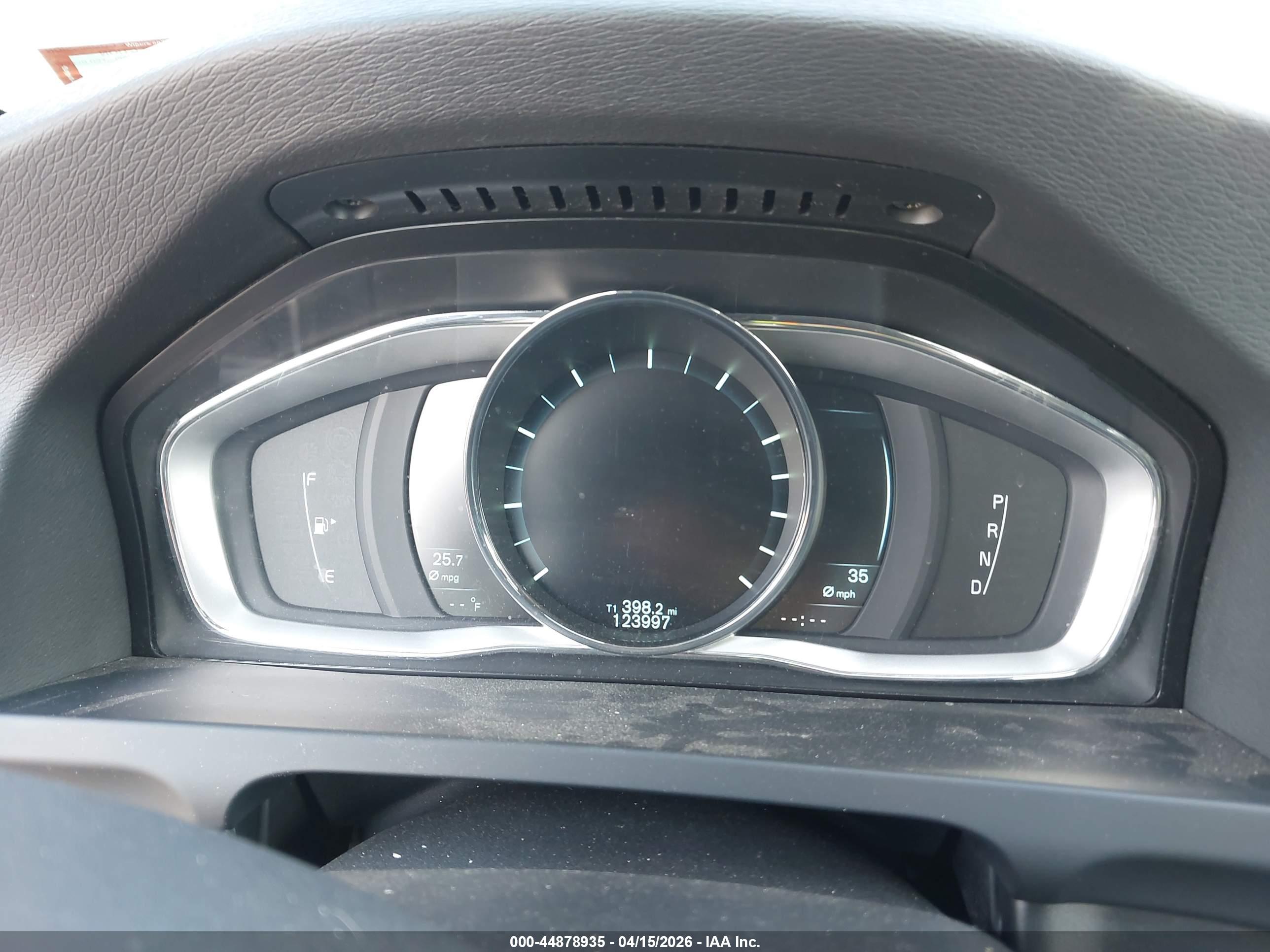 VOLVO S60 image 7