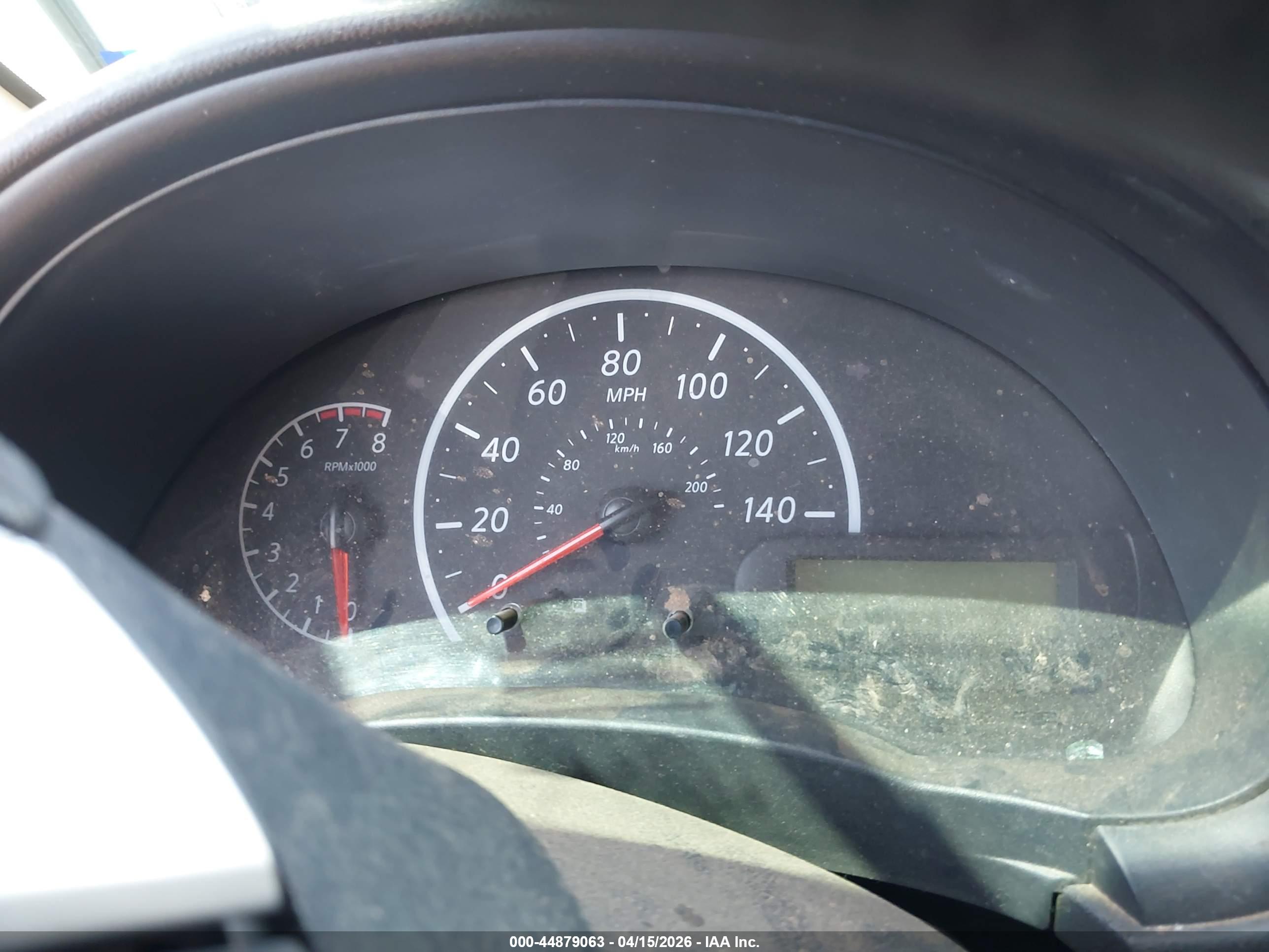 NISSAN VERSA image 7