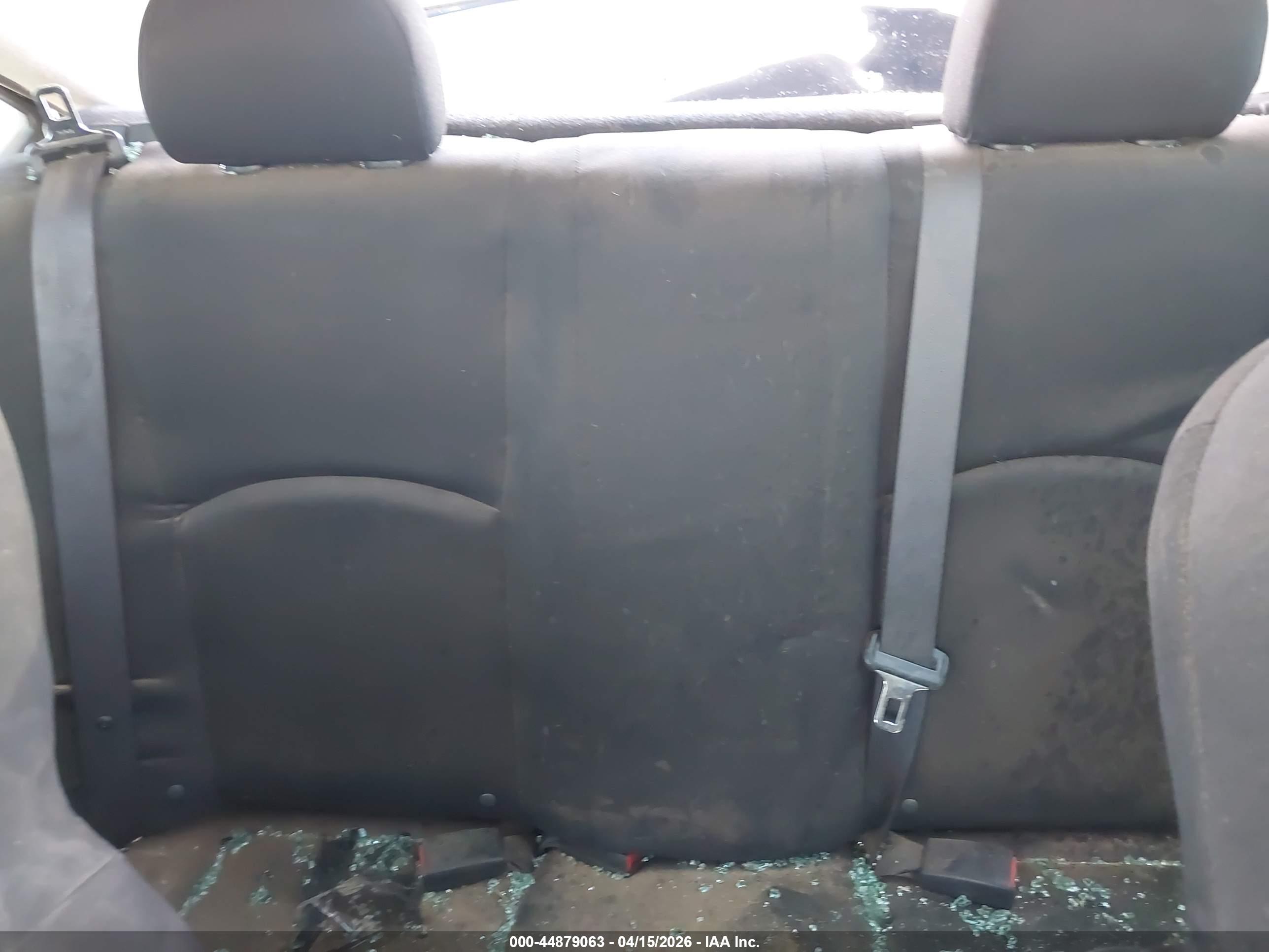 NISSAN VERSA image 8